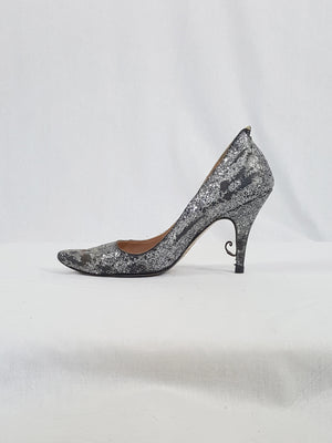 Mean shoes / Nasty heels