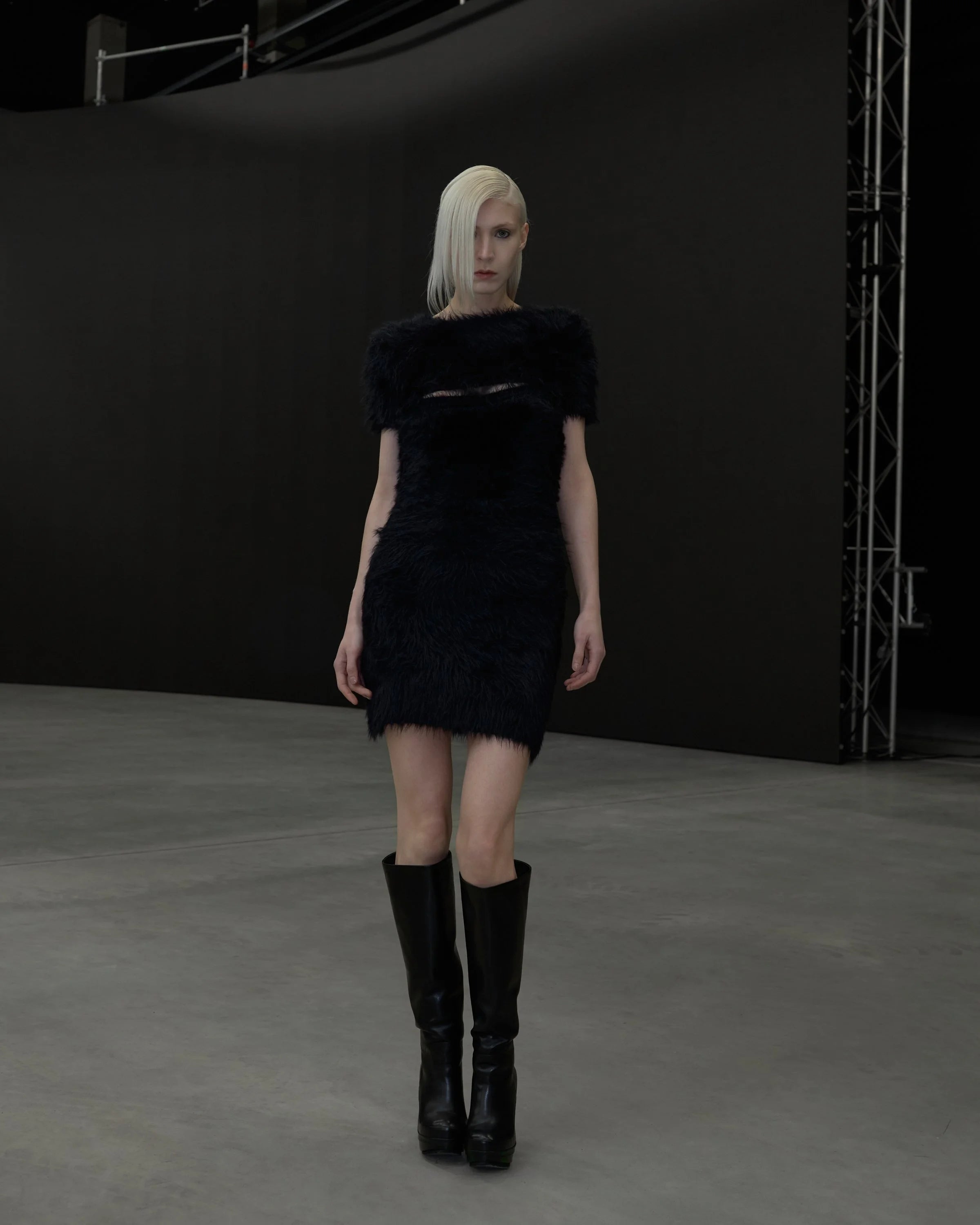 Fluff-knit double slit dress