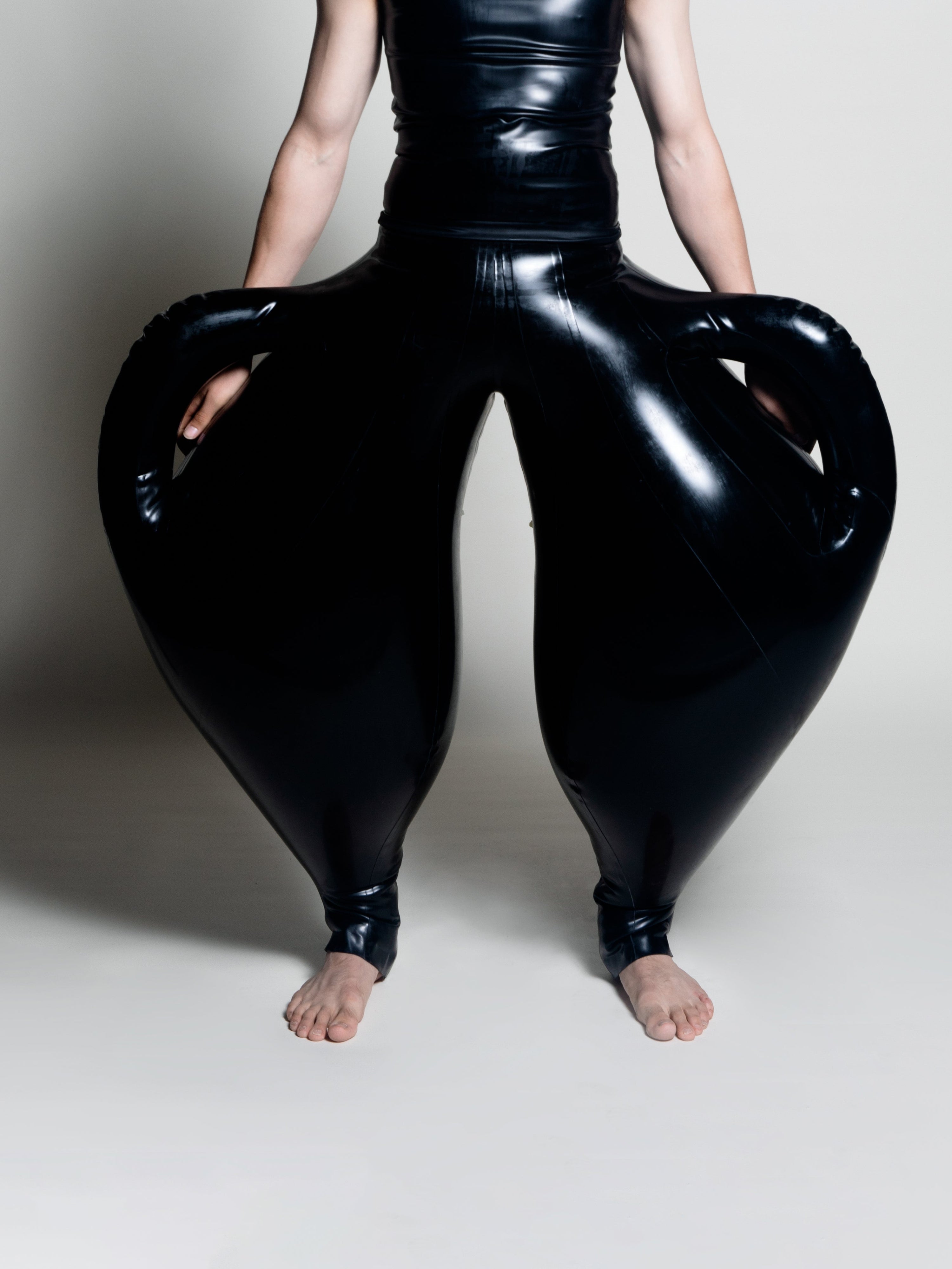 Double-handled vase inflatable trousers