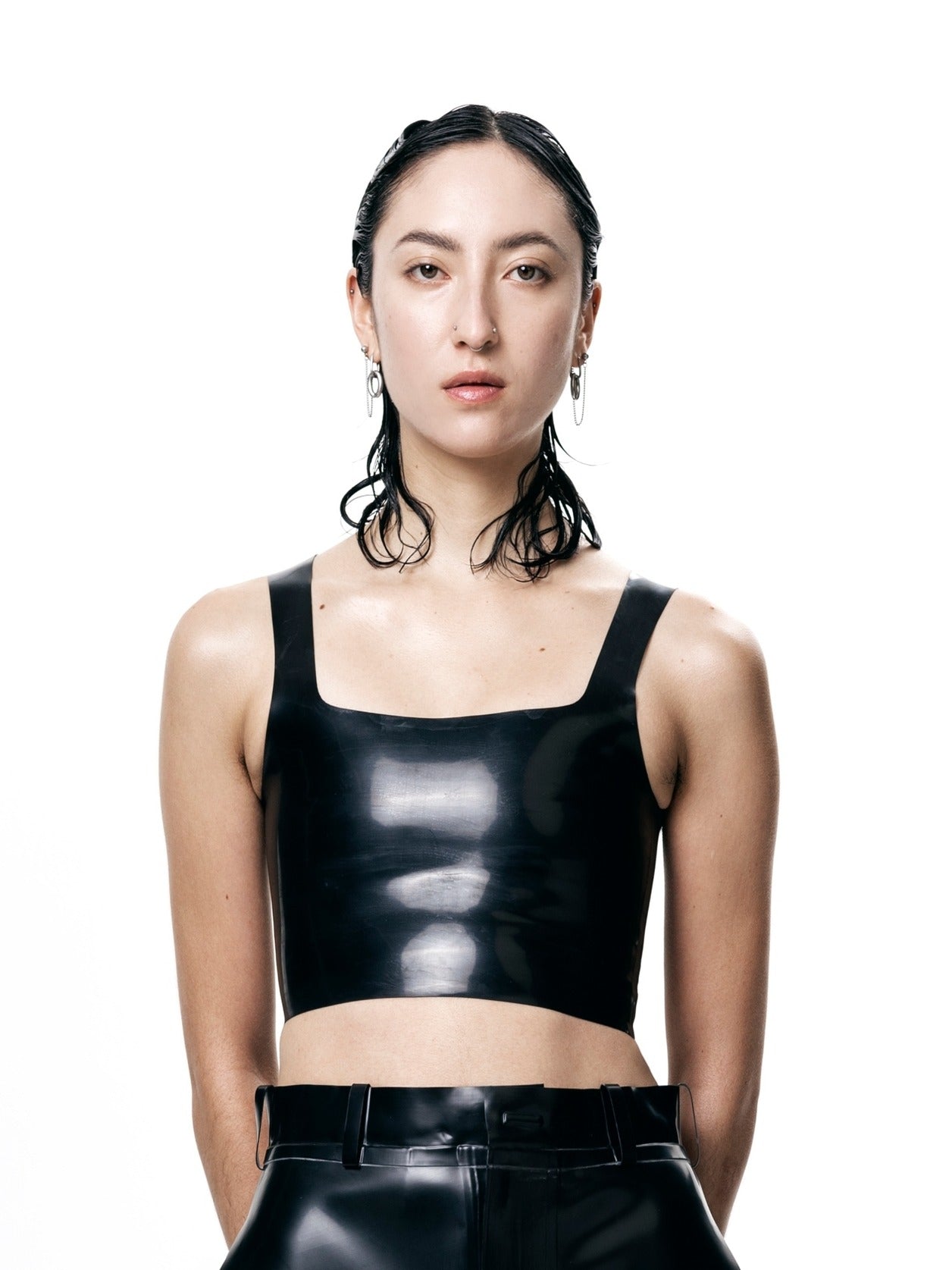Black cropped fitted tank top