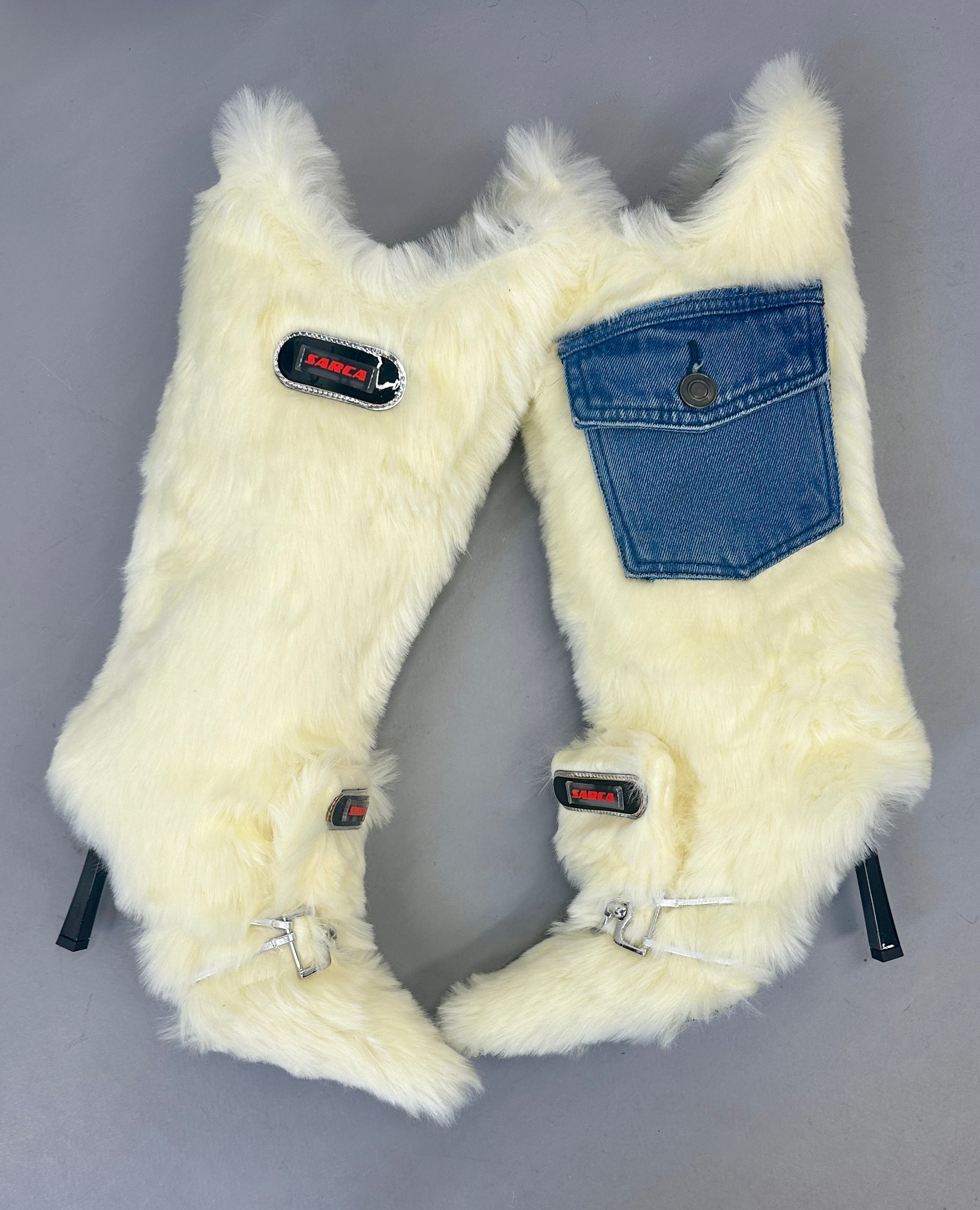 -fuzzy boots beige