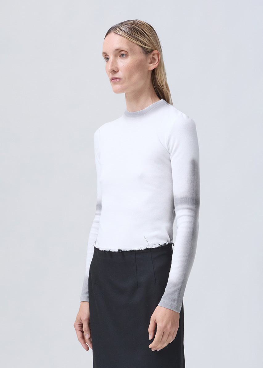 Compressor tee long sleeve gradient