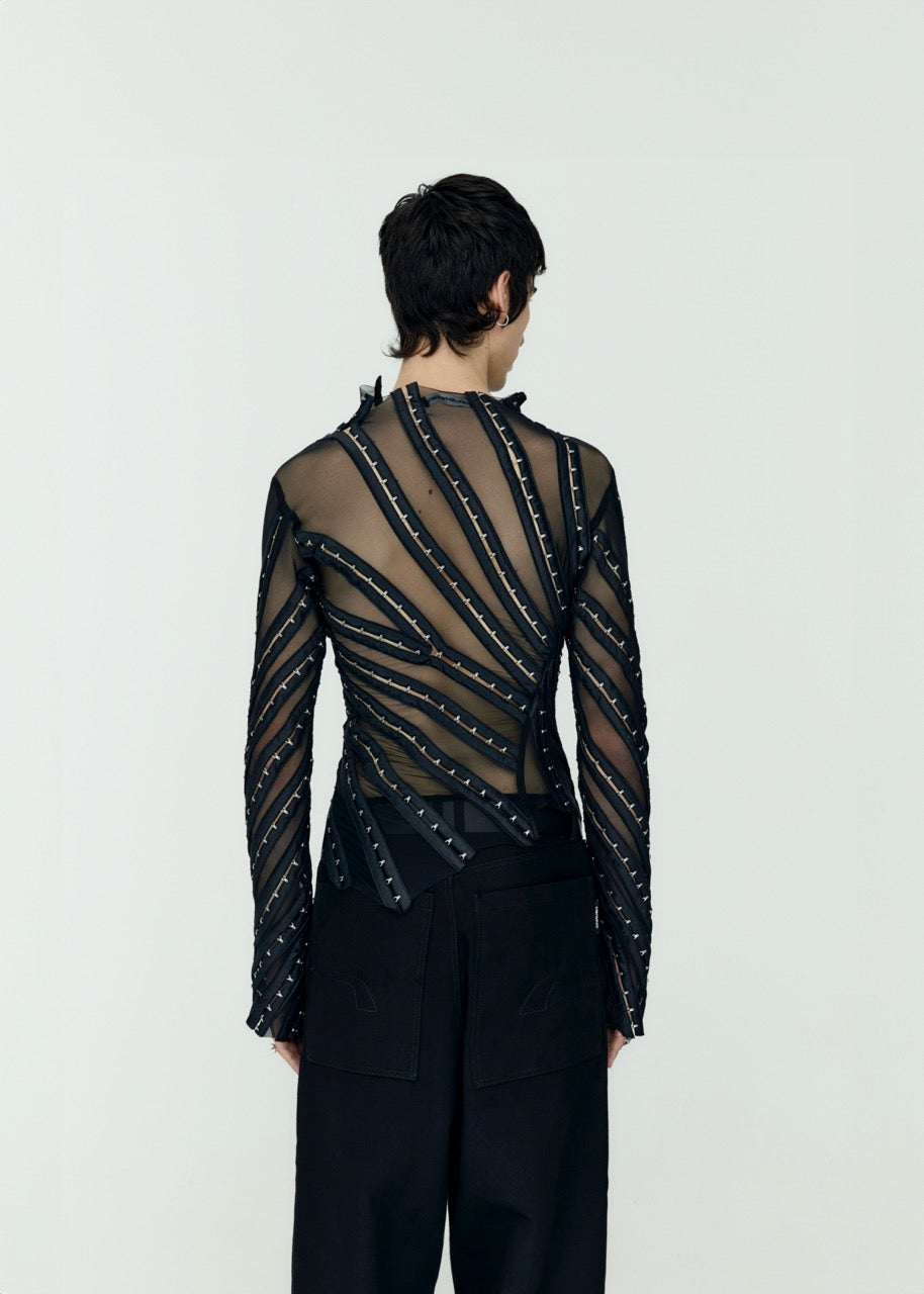 Hook & eye twirl top