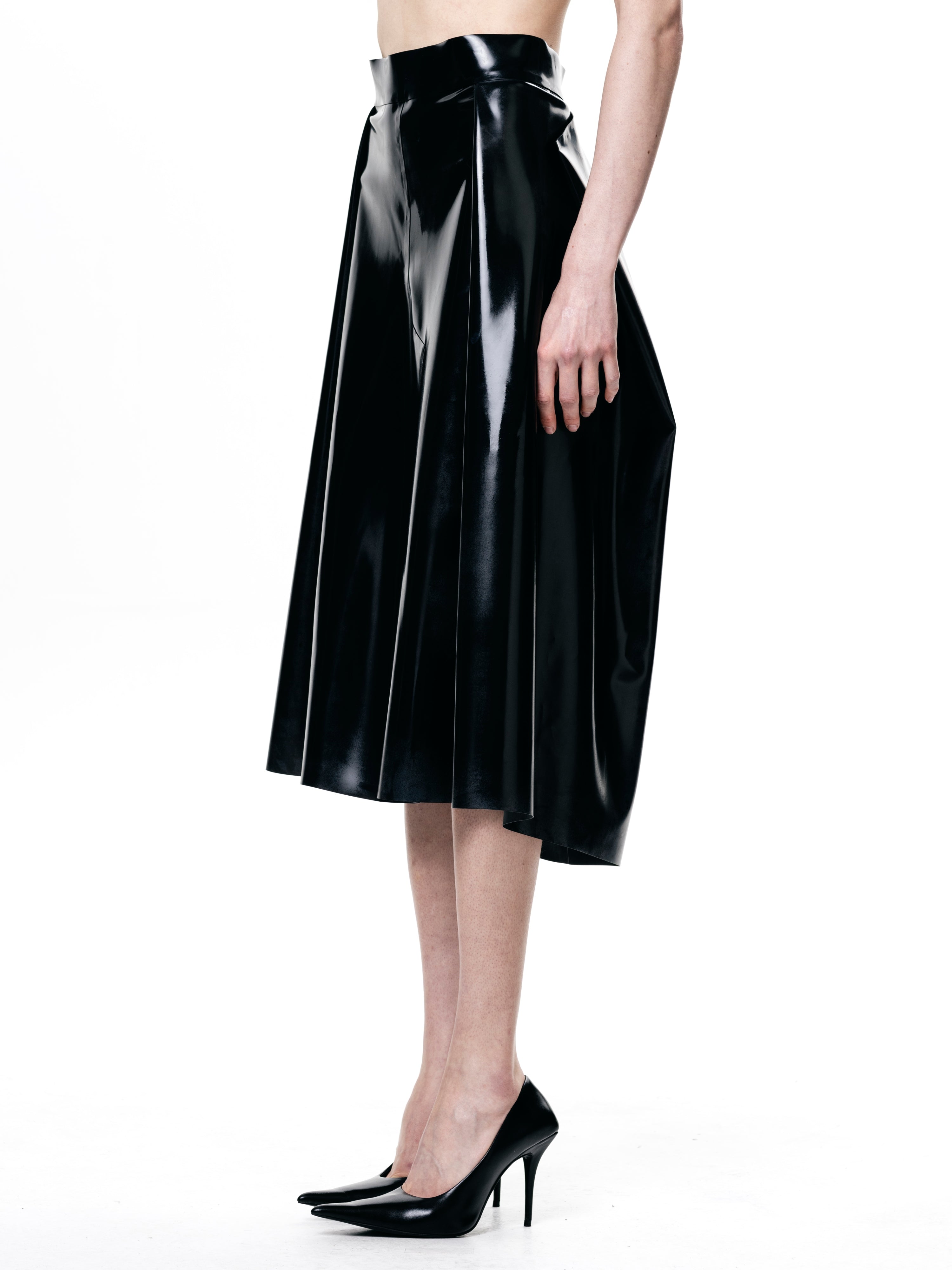 Black pleated skirt
