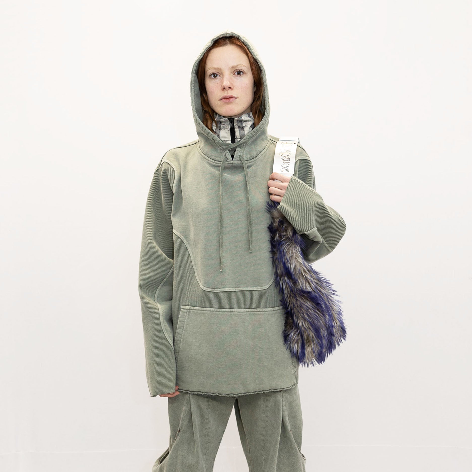 Armour hoodie sage