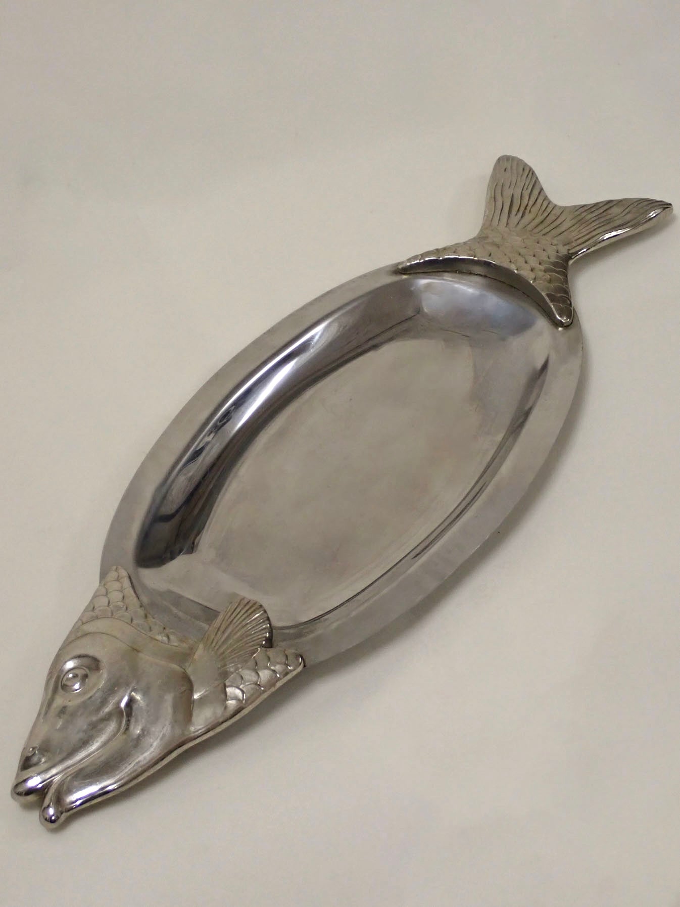 Fish tray