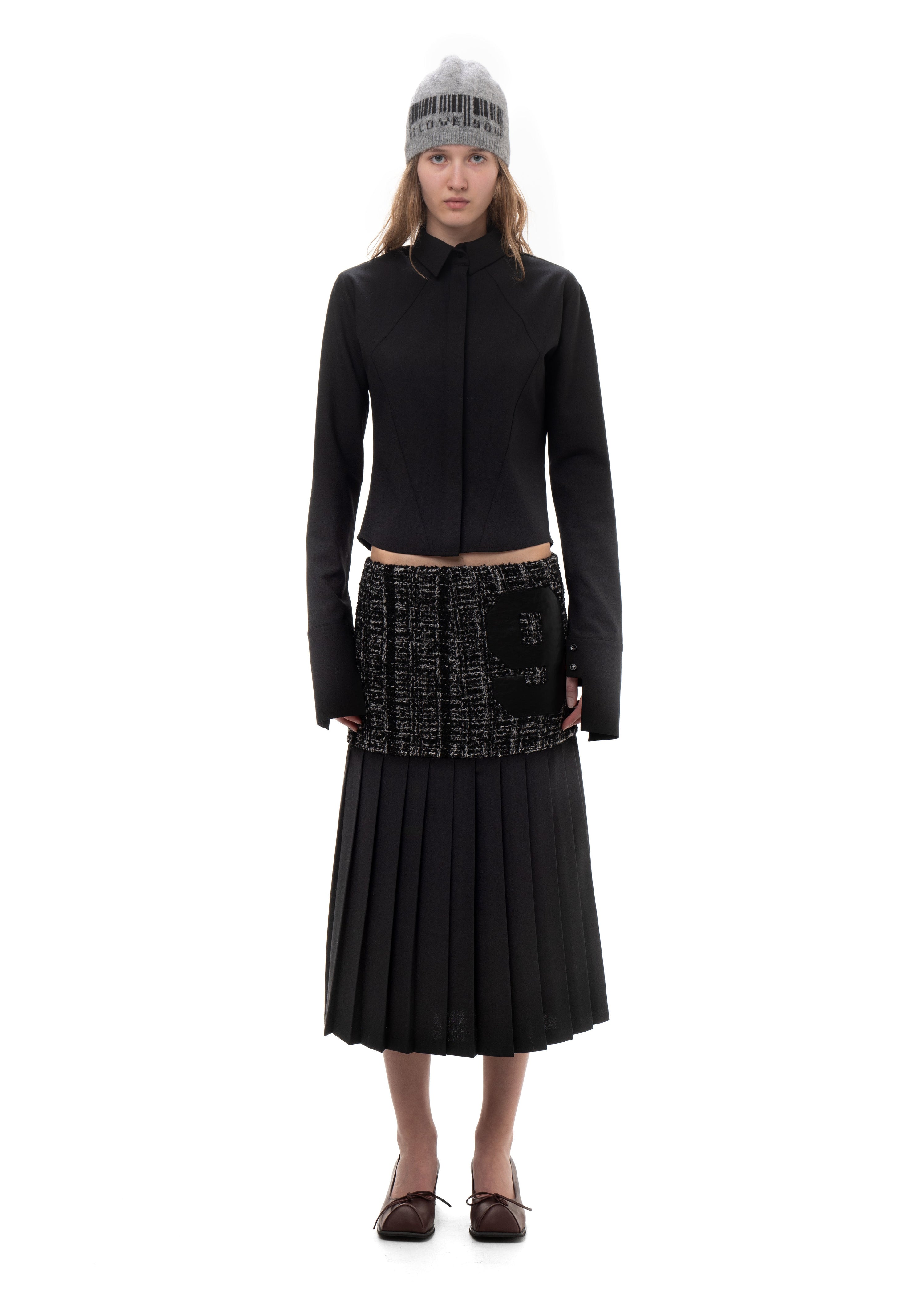 Pleated long skirt