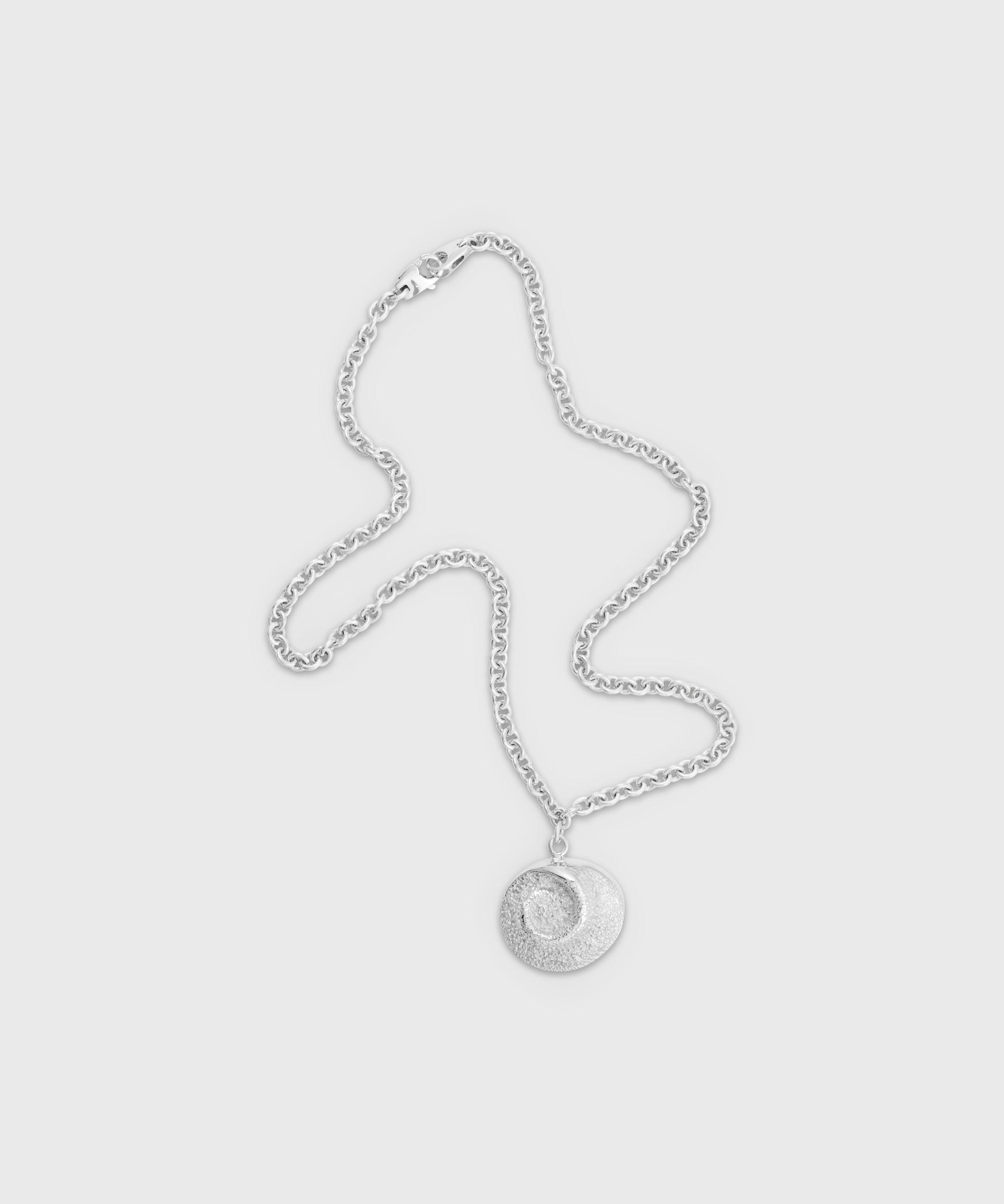 Charlie constantinou x octi shell necklace