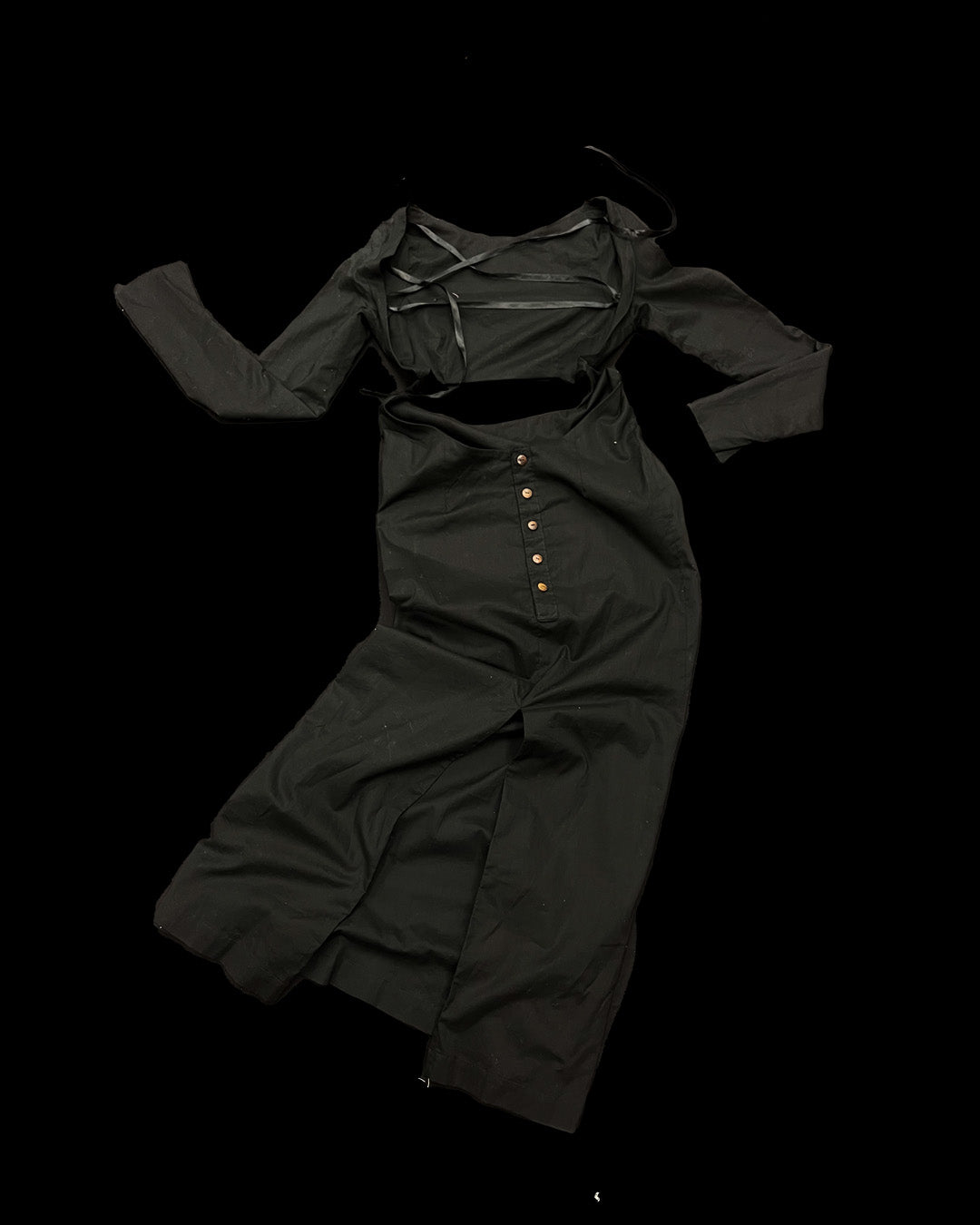 Sample_blackbuttondress
