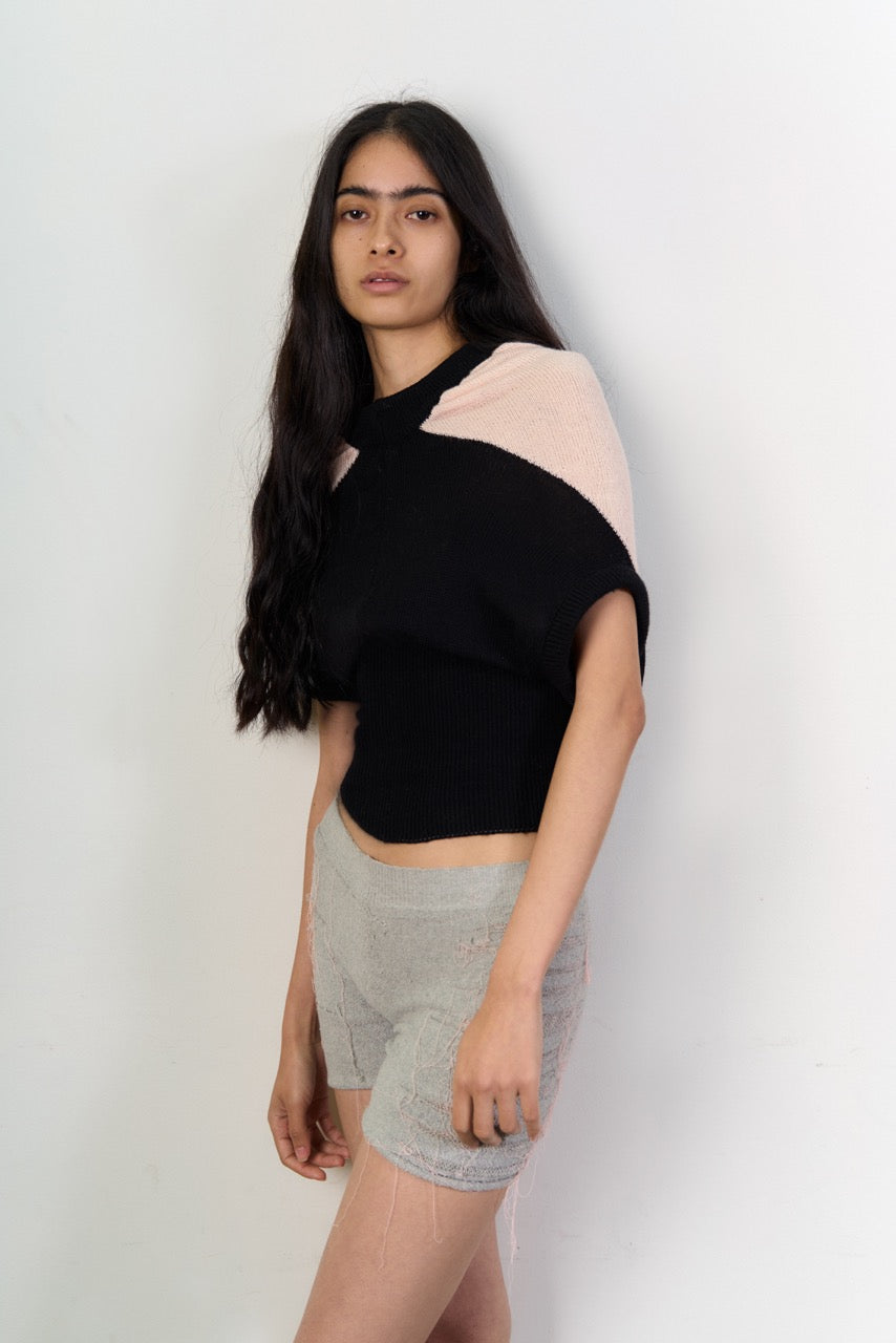 Triangle hood vest alpaca