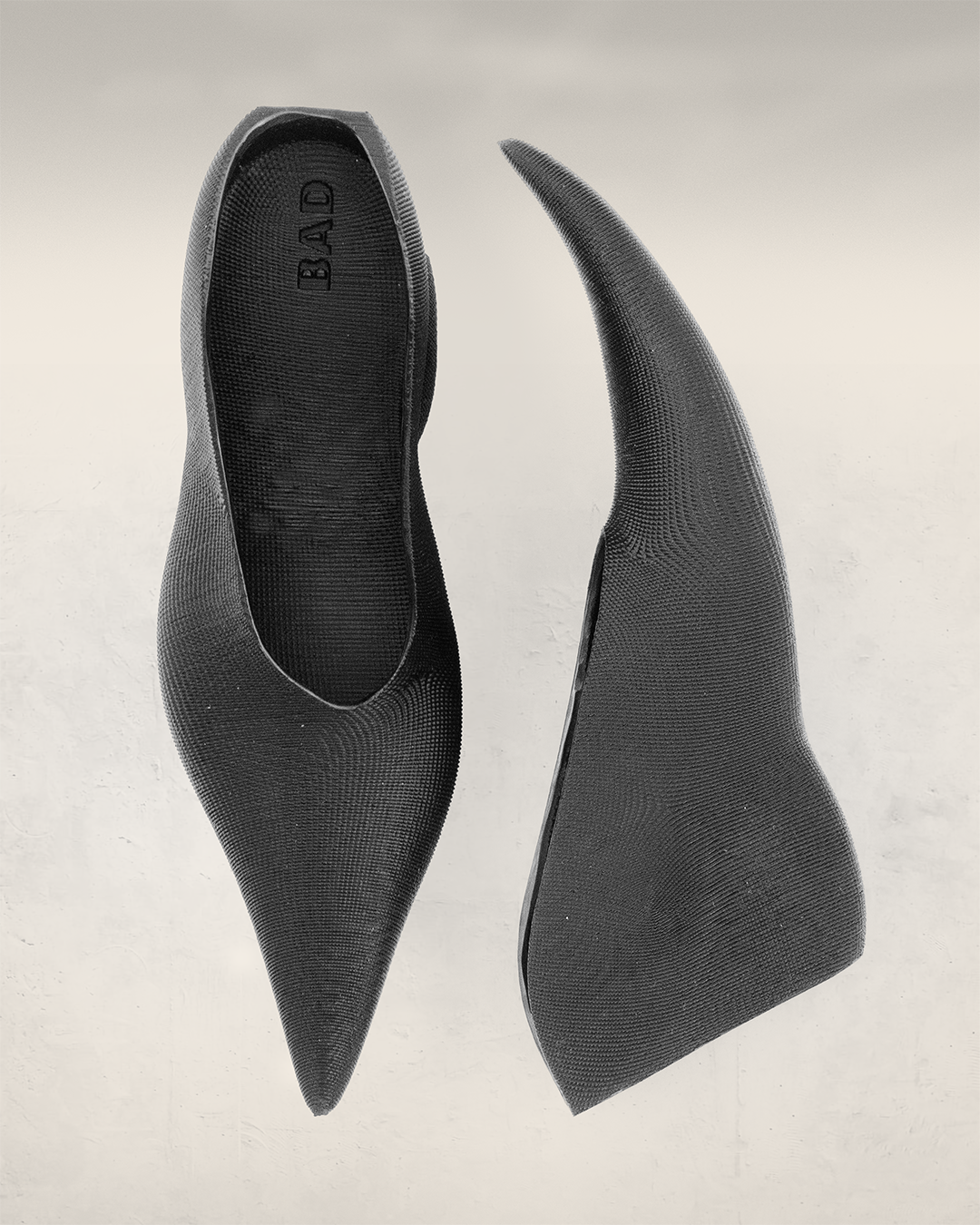 Pointed toe heel