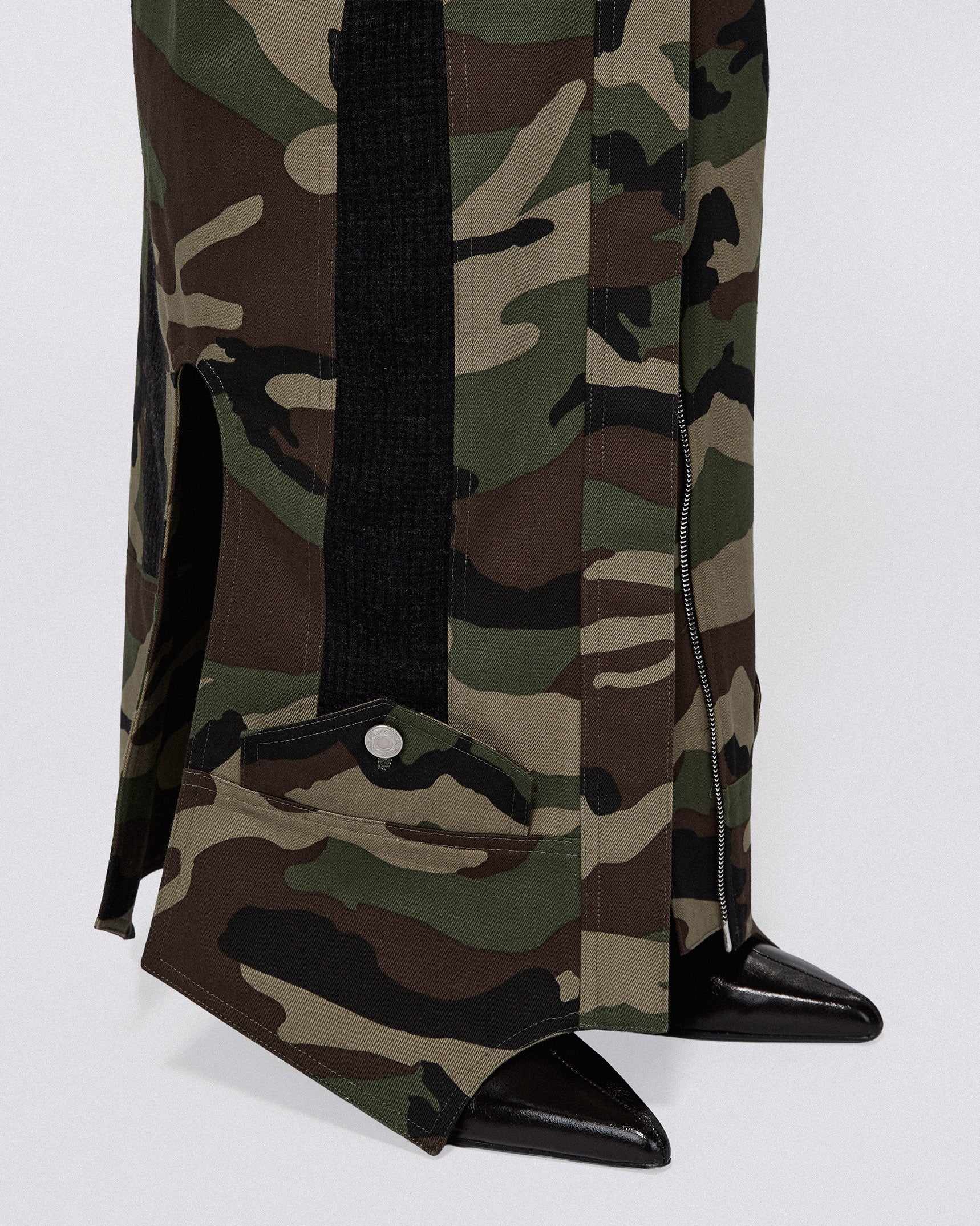Inverse cargo skirt camo