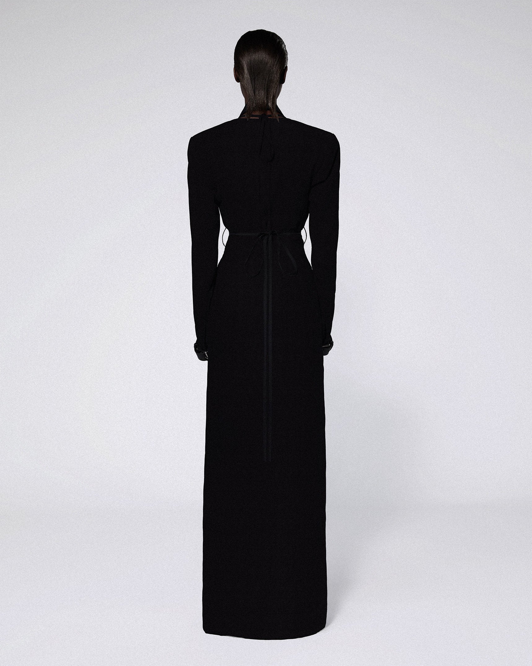 Serpentine coat black