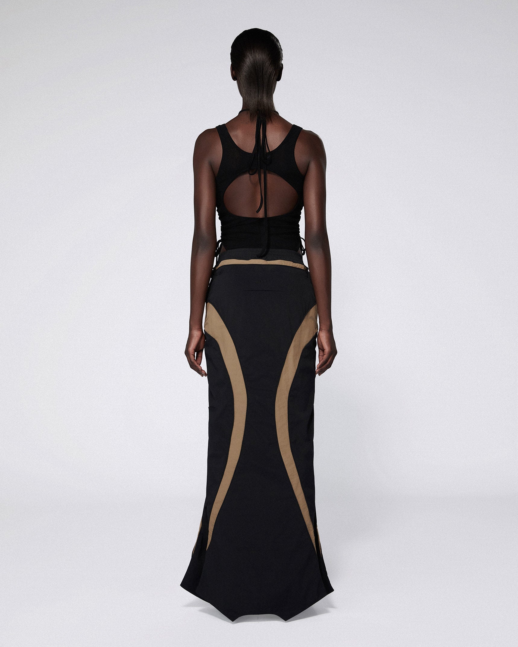Inverse track skirt black