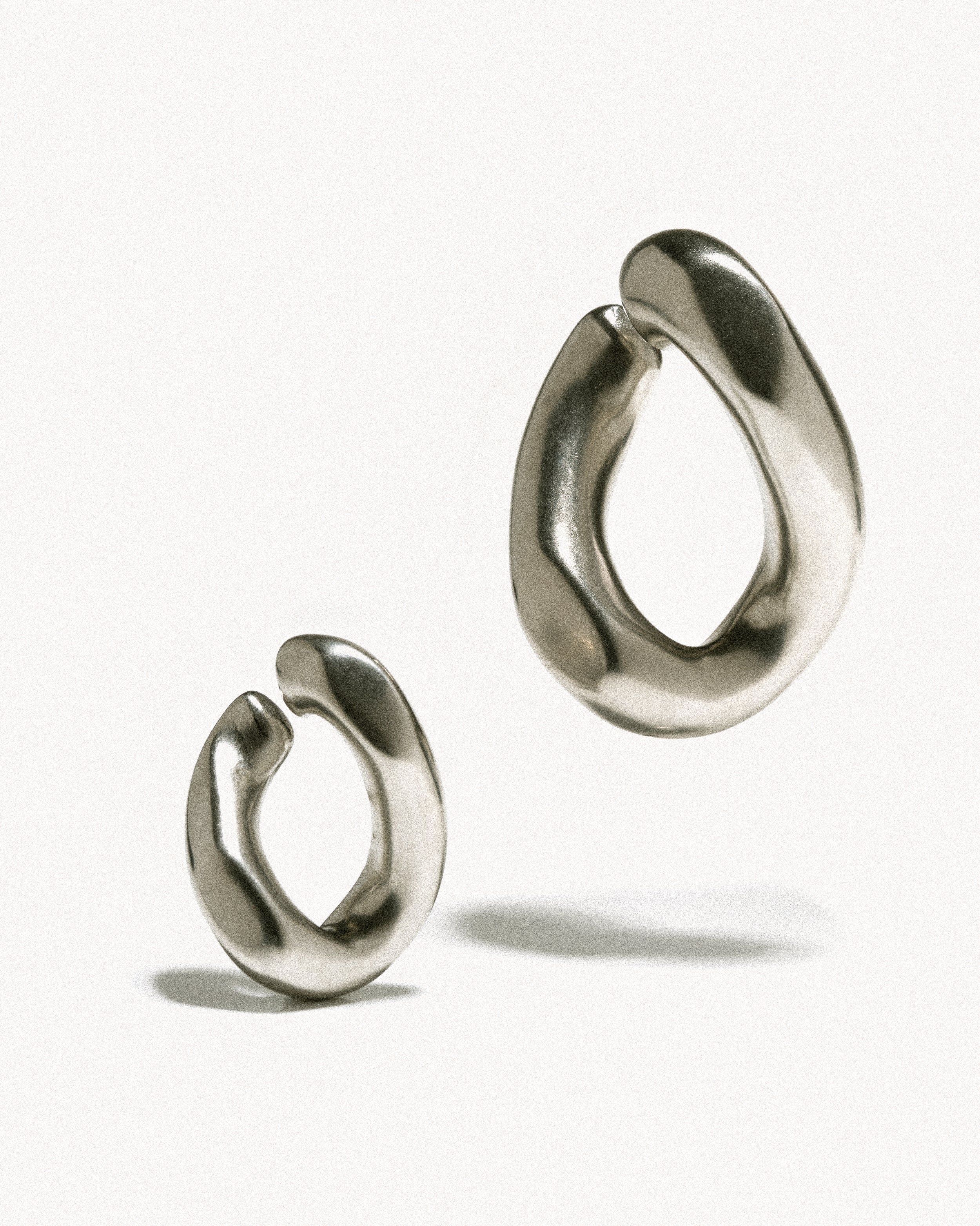 Catena double ear cuff