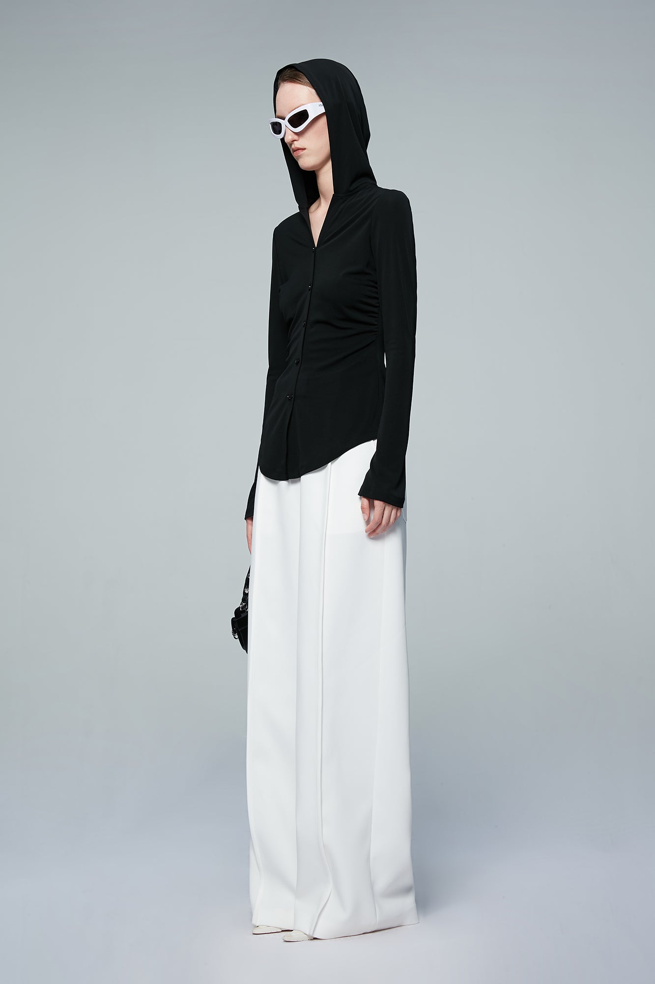Waist up hooded shirt