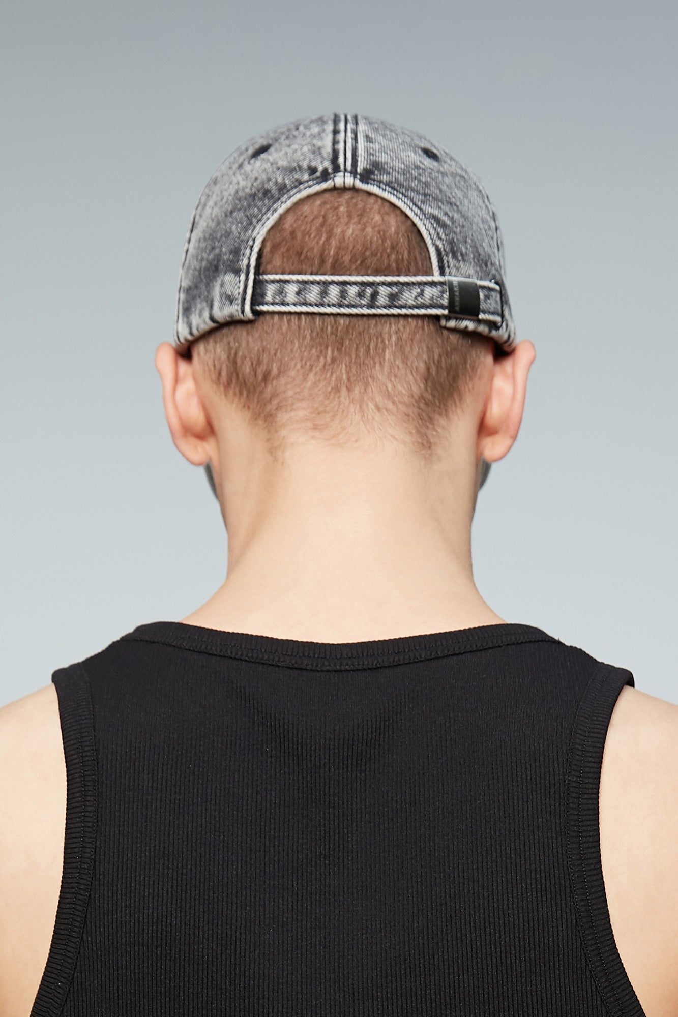 Raw edge logo baseball hat