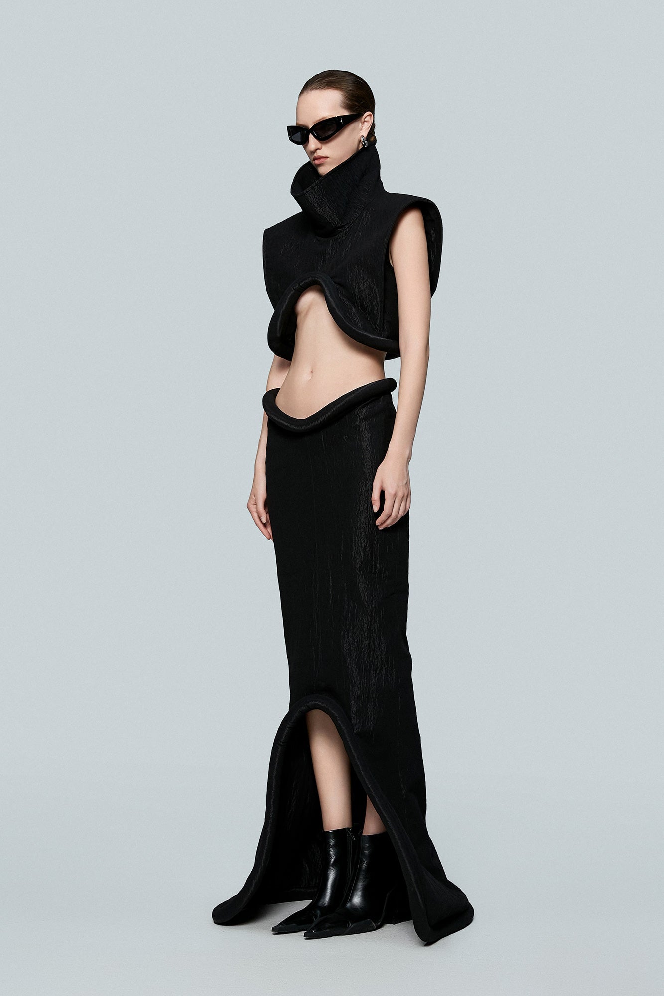 Wide shoulder sleeveless frisbee top