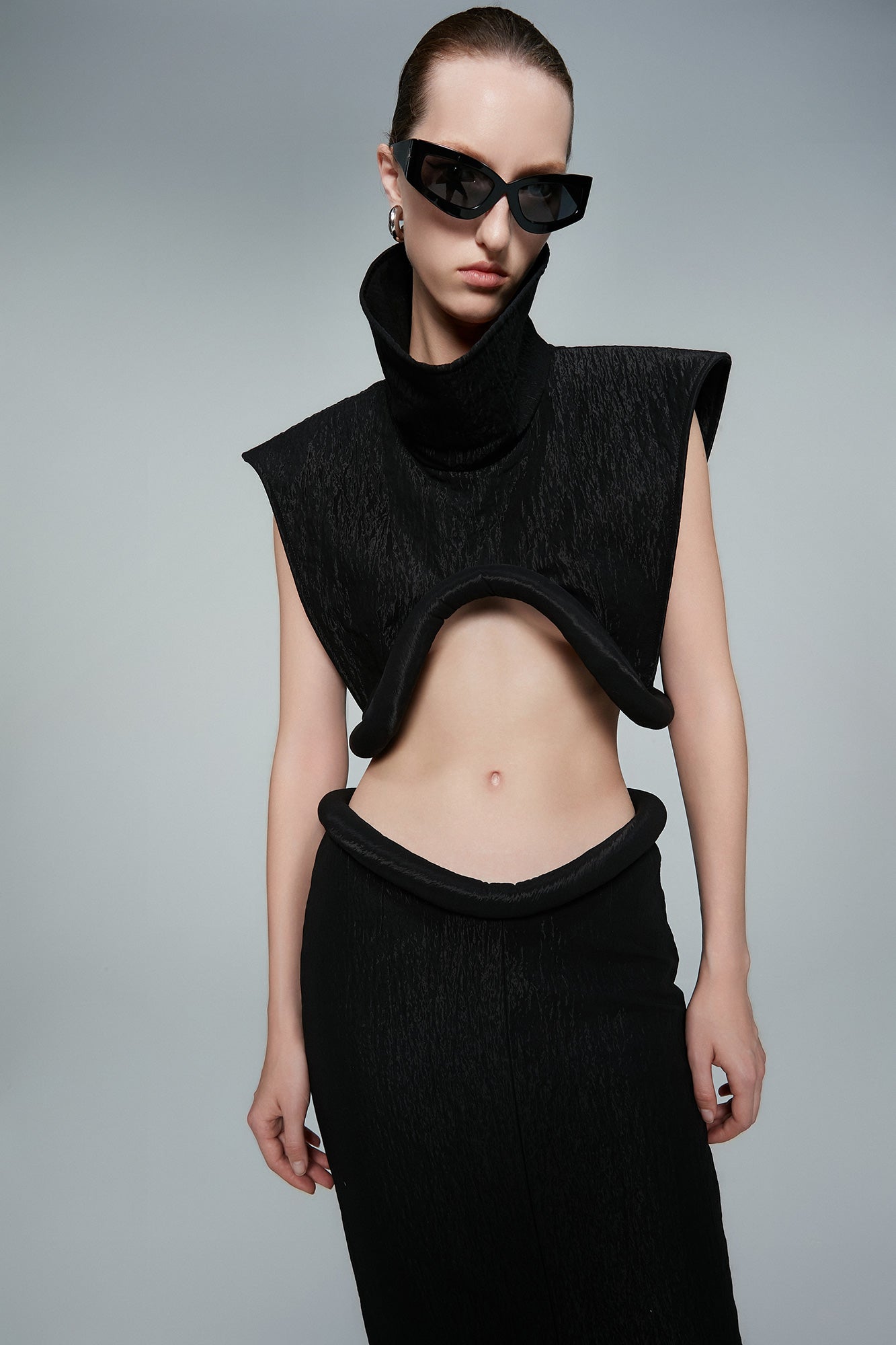 Wide shoulder sleeveless frisbee top