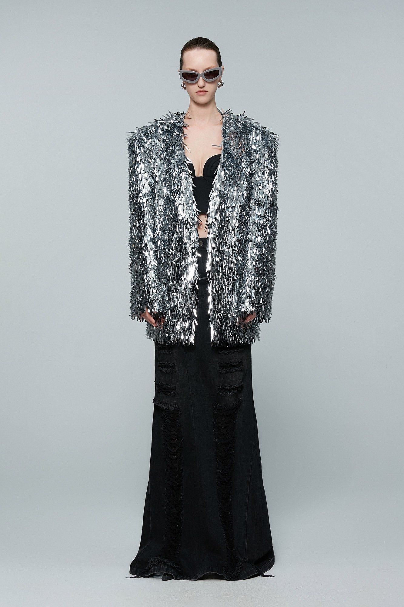 Sequin collarless silhouette suit