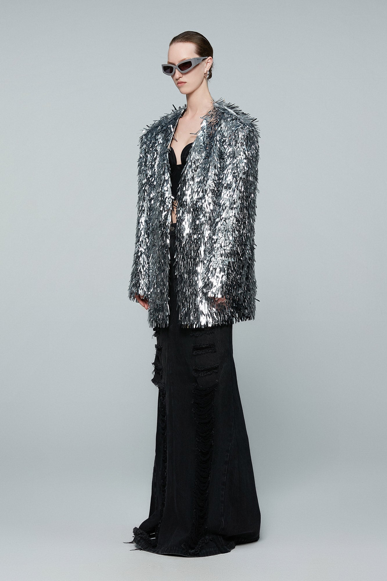 Sequin collarless silhouette suit