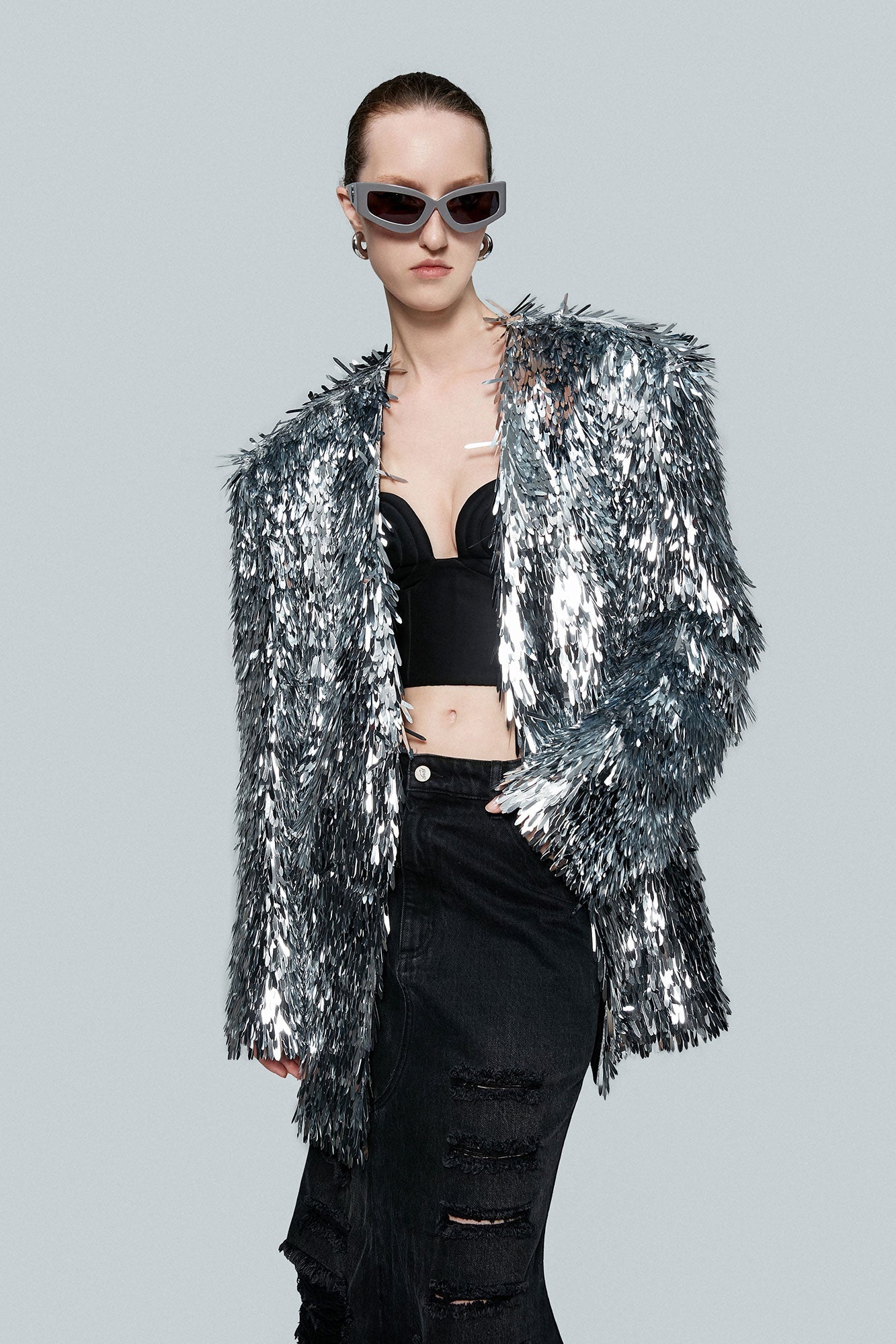 Sequin collarless silhouette suit