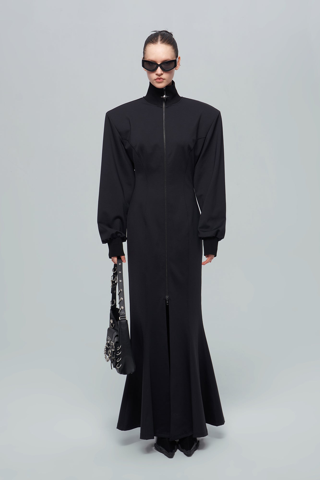 Shoulder up and split slim dress