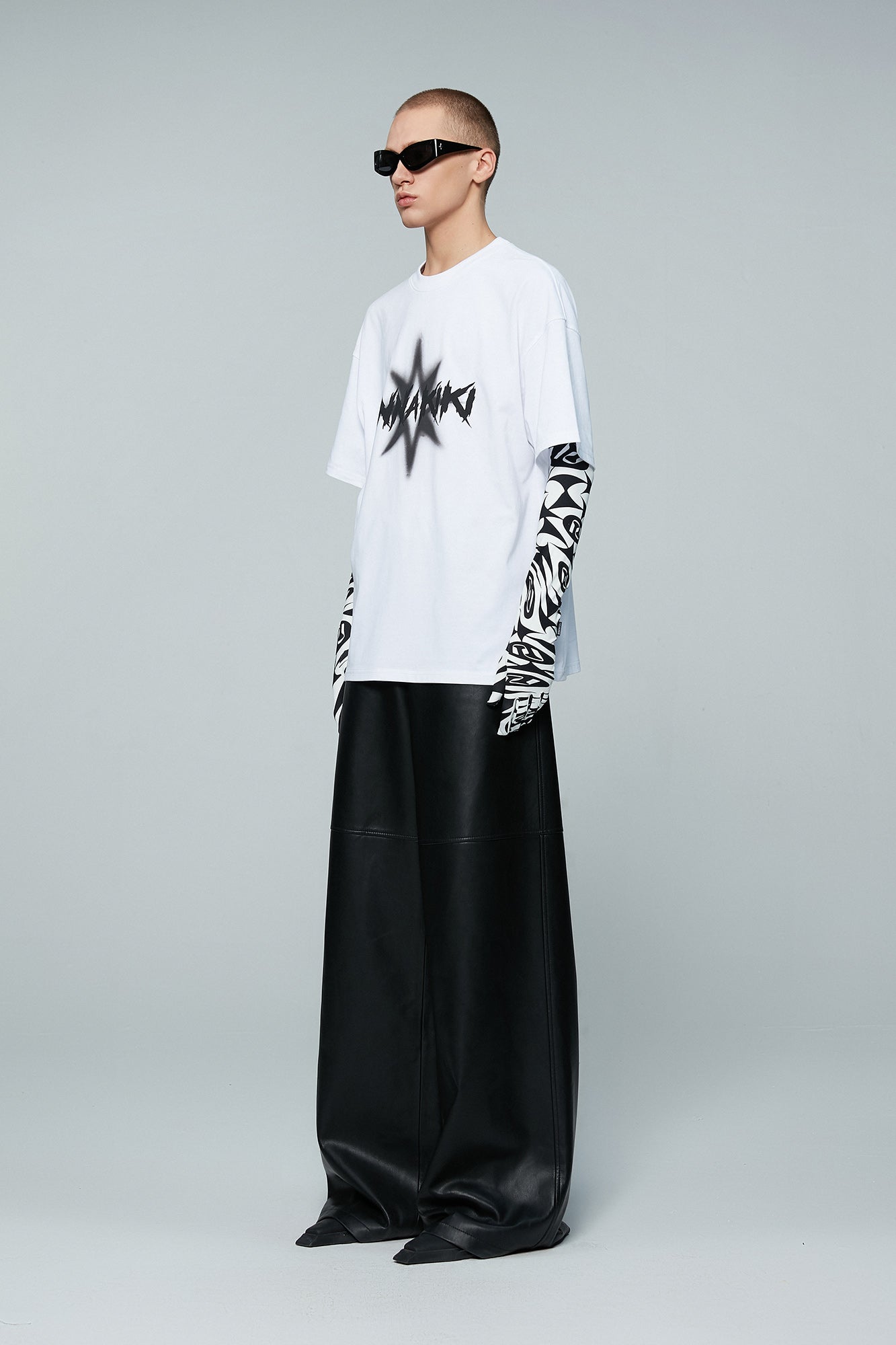 Spiked four-pointed star print loose t-shirt