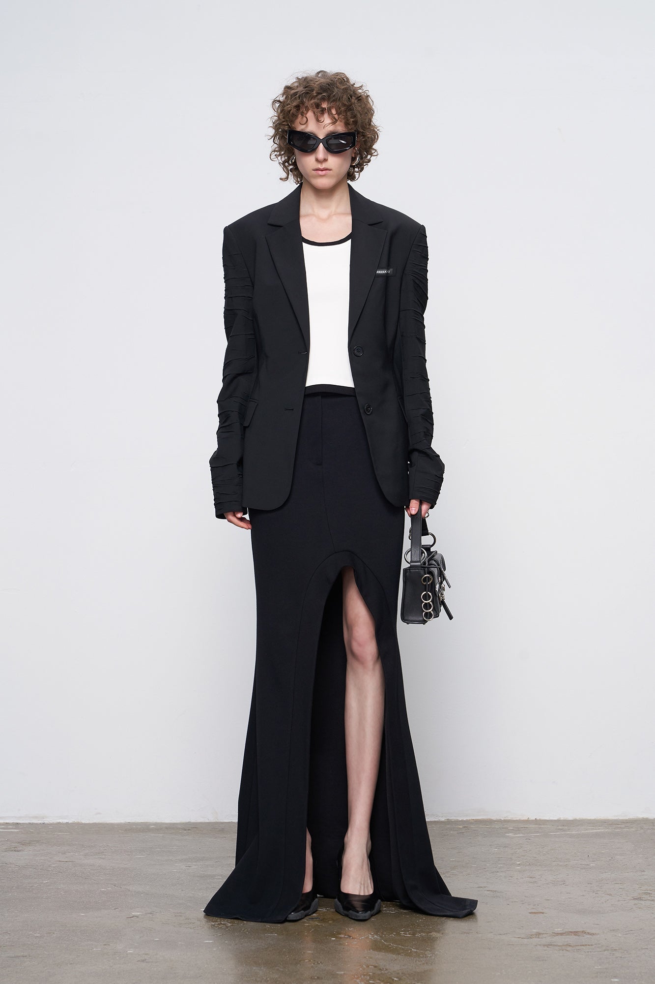 Wool pleated sleeves waist tightening suit
