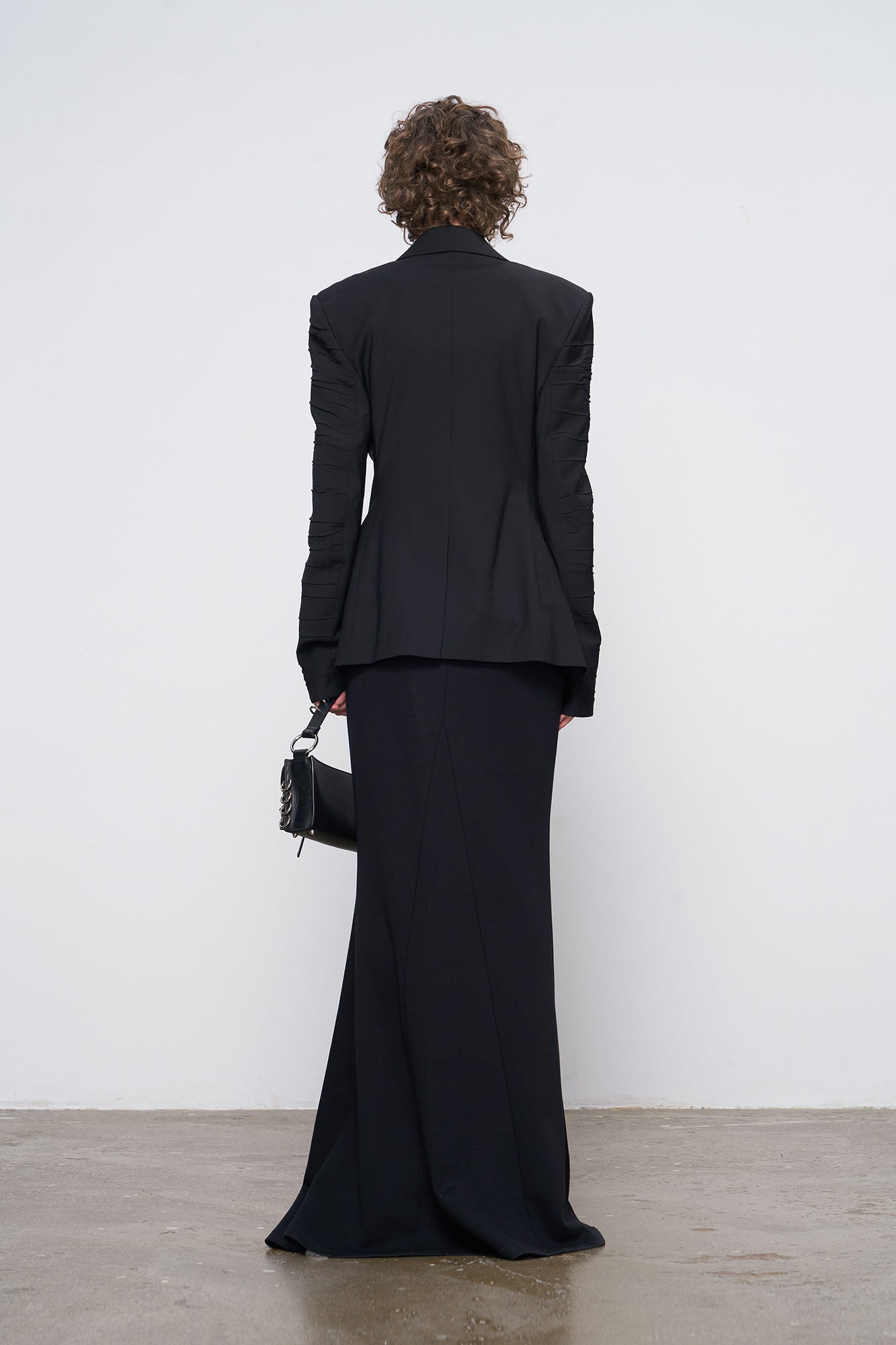 Wool pleated sleeves waist tightening suit