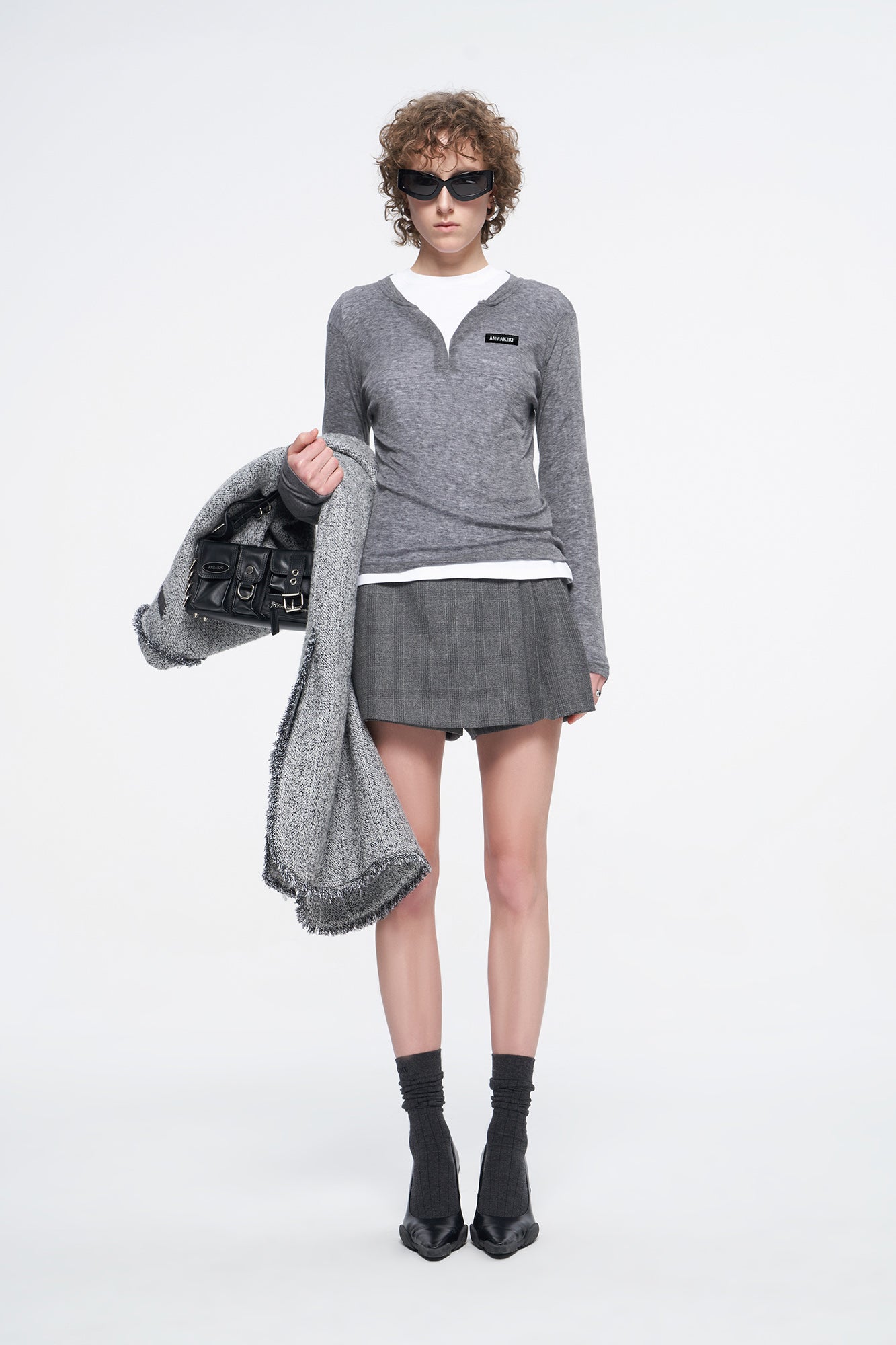 V-neck loose long-sleeved t-shirt