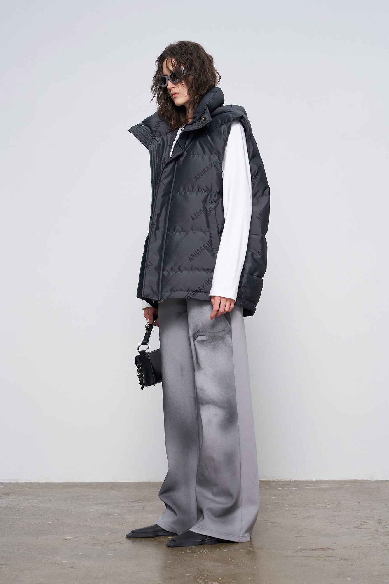 Loose-cut downvest