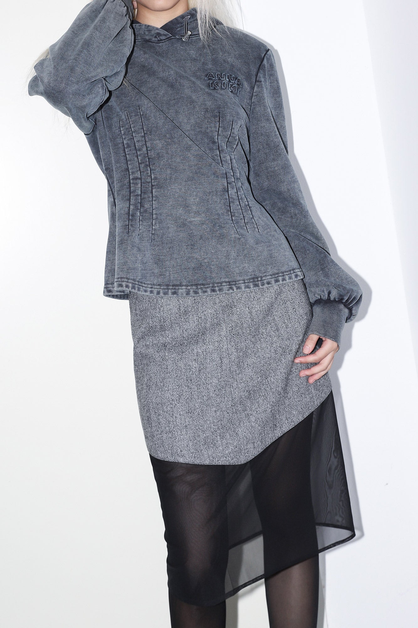 Stir-fried embroidered hourglass sweatshirt