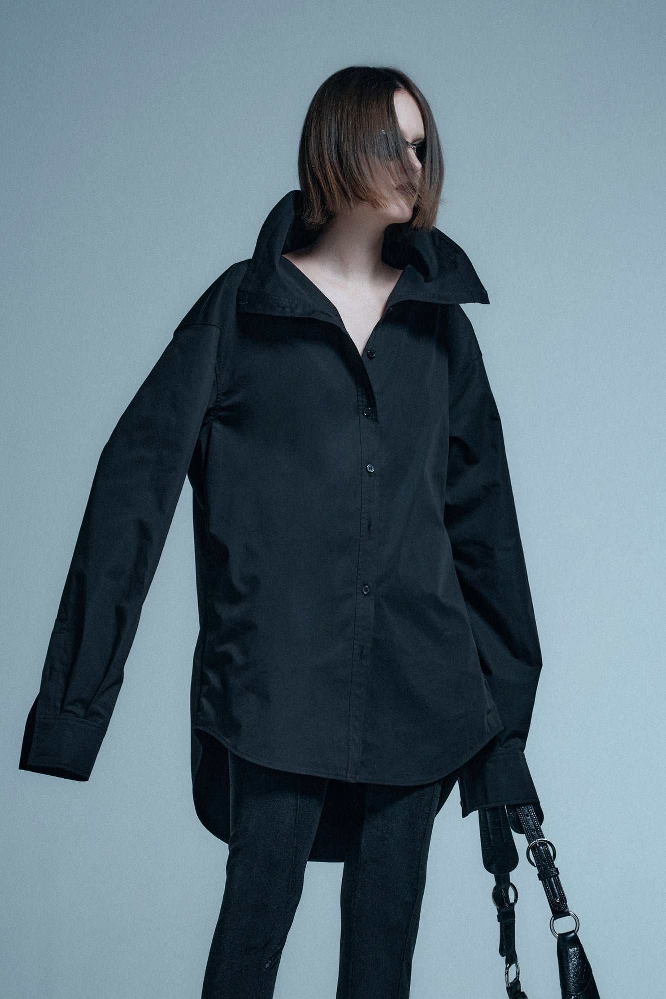 Stand-neck loose ultra-long sleeve shirt