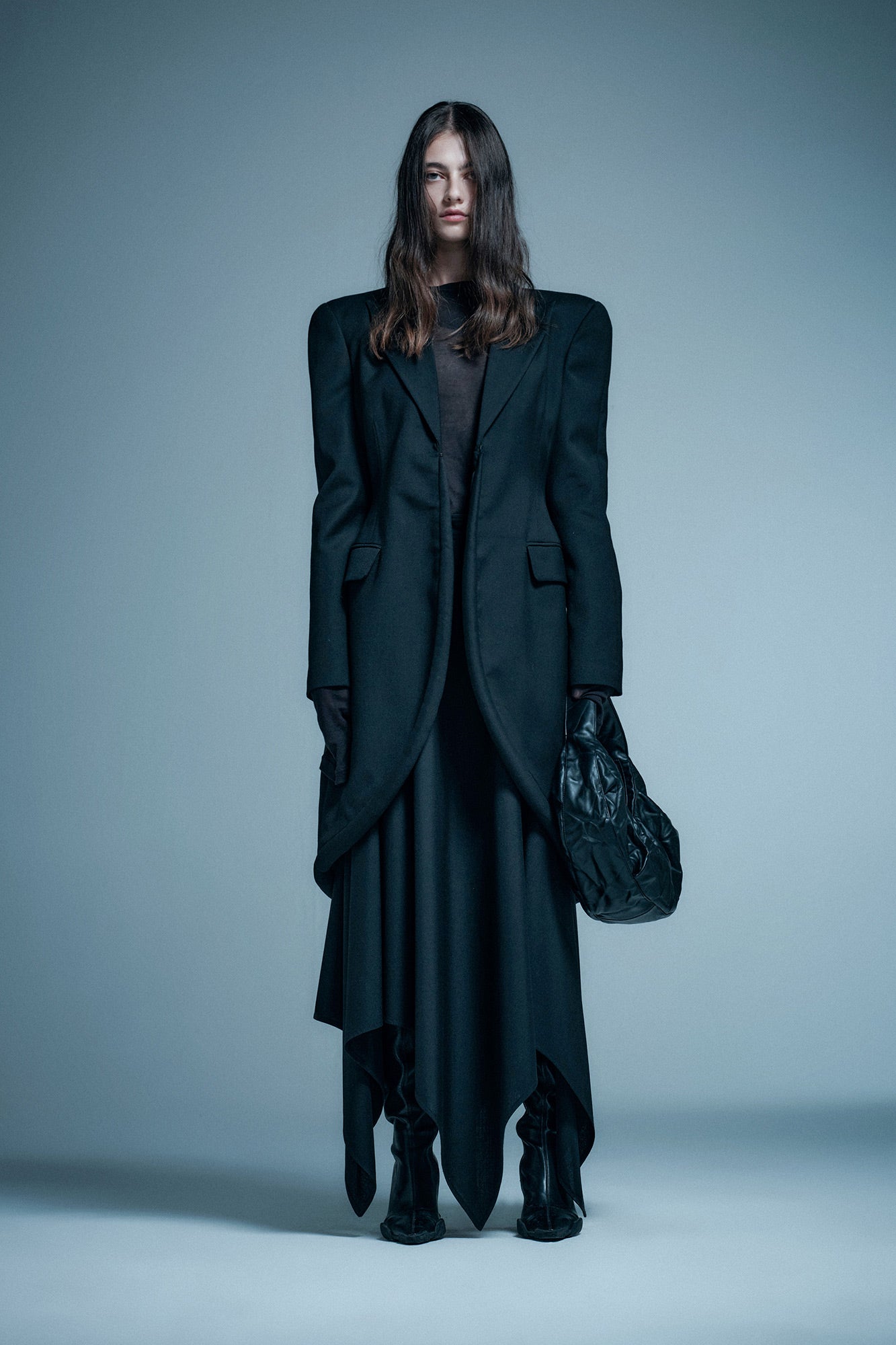 Round shoulder tailcoat hem jacket