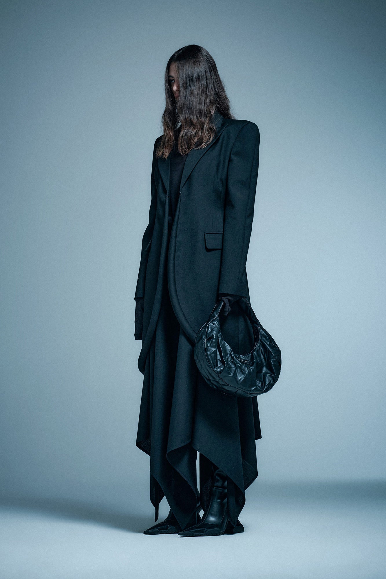 Round shoulder tailcoat hem jacket
