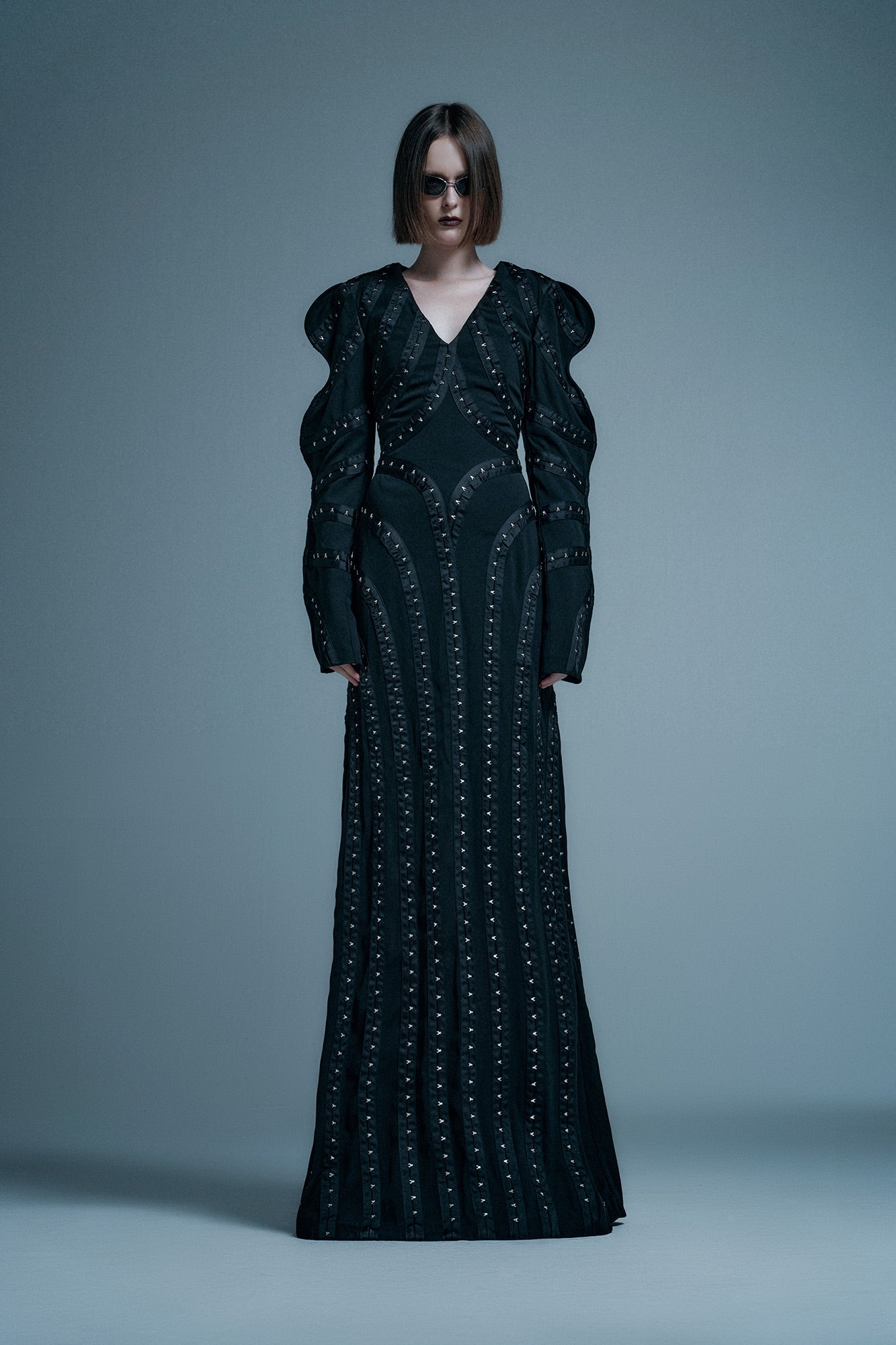 Four pointed star hook and loop wave sleeve dress