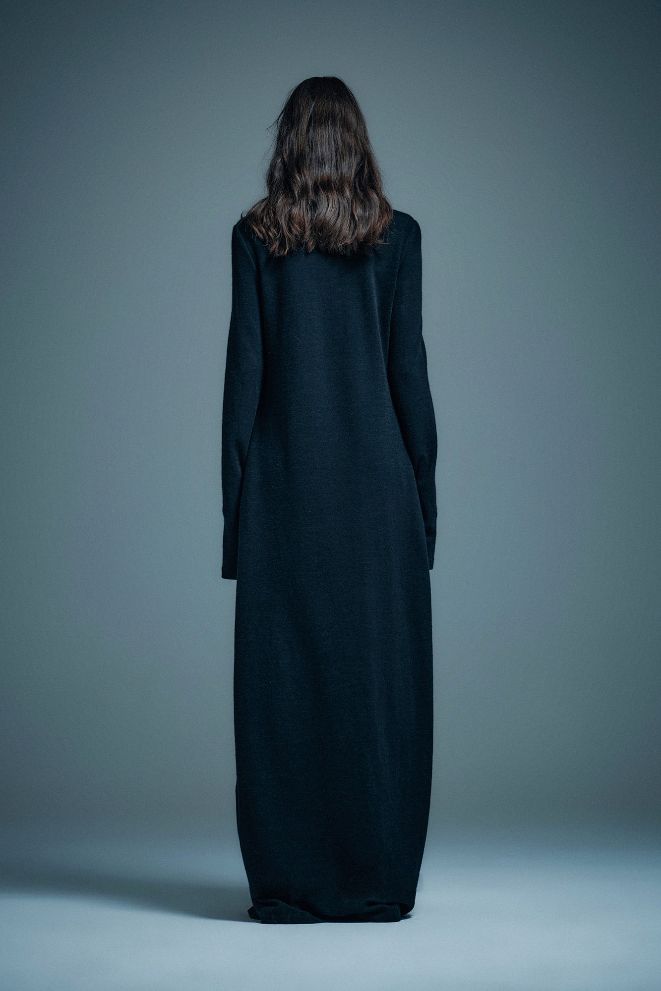 U-neck long-sleeve dress