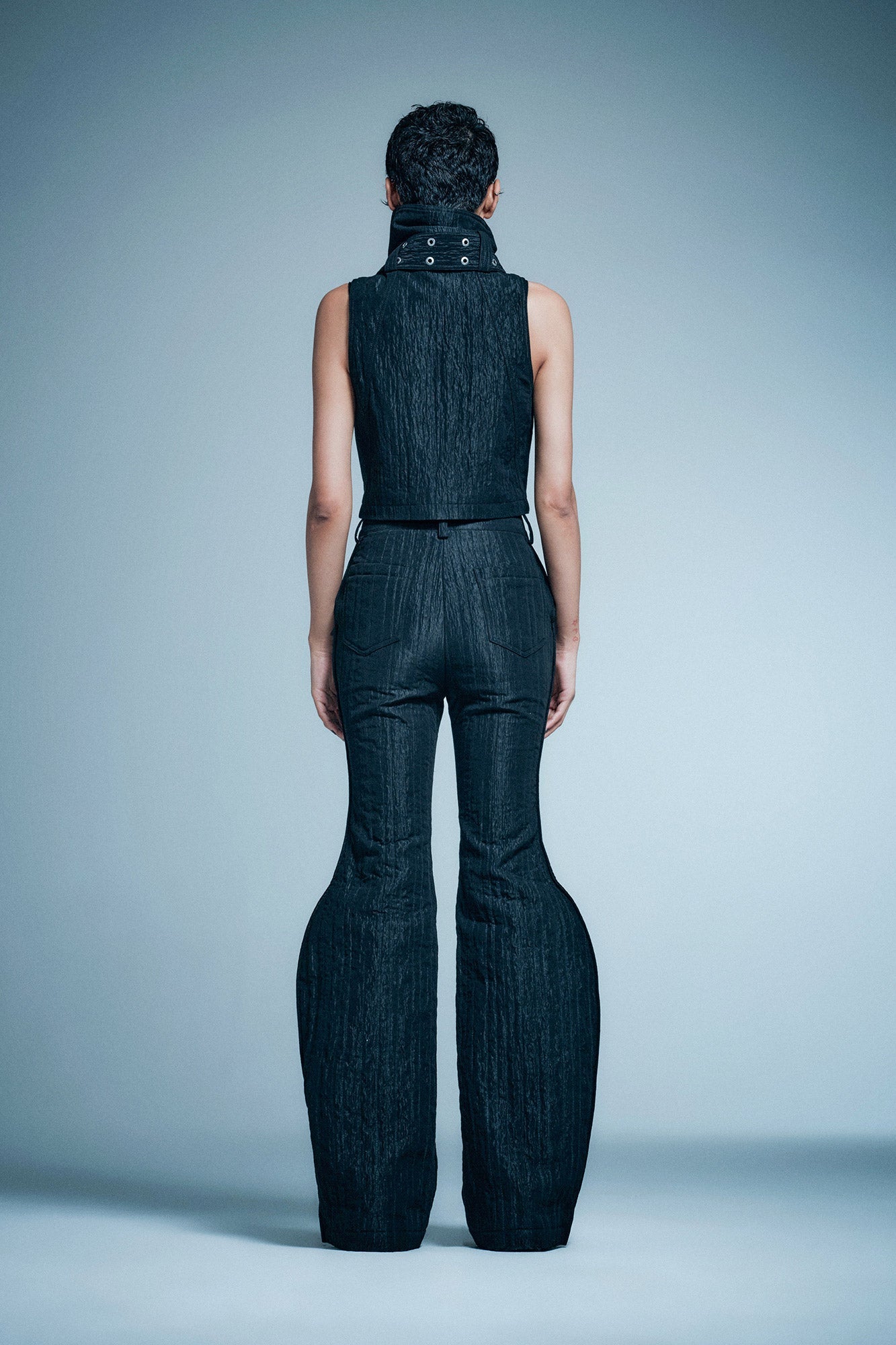 Stand up collar buckle sleeveless vest