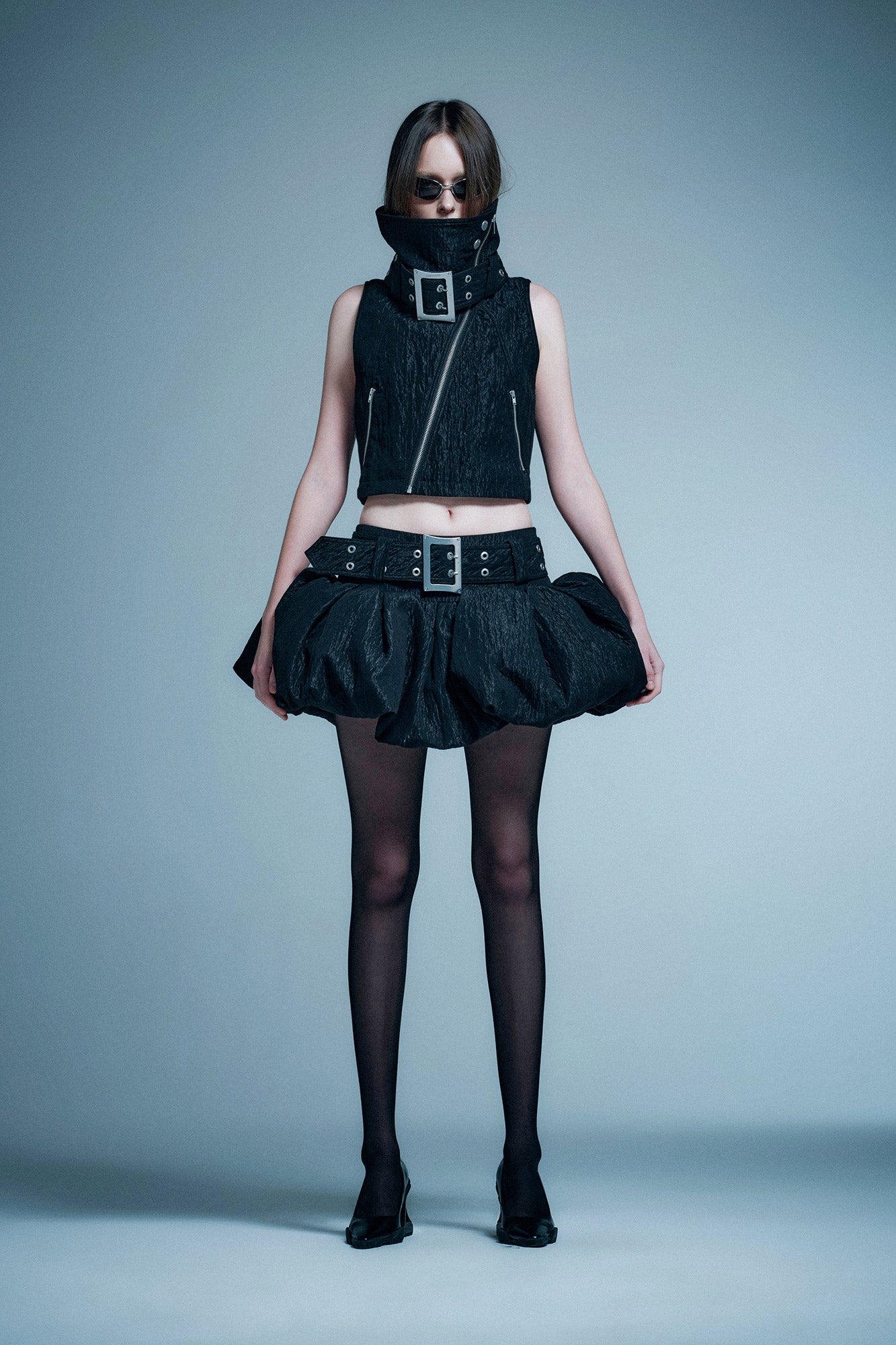 Stand up collar buckle sleeveless vest
