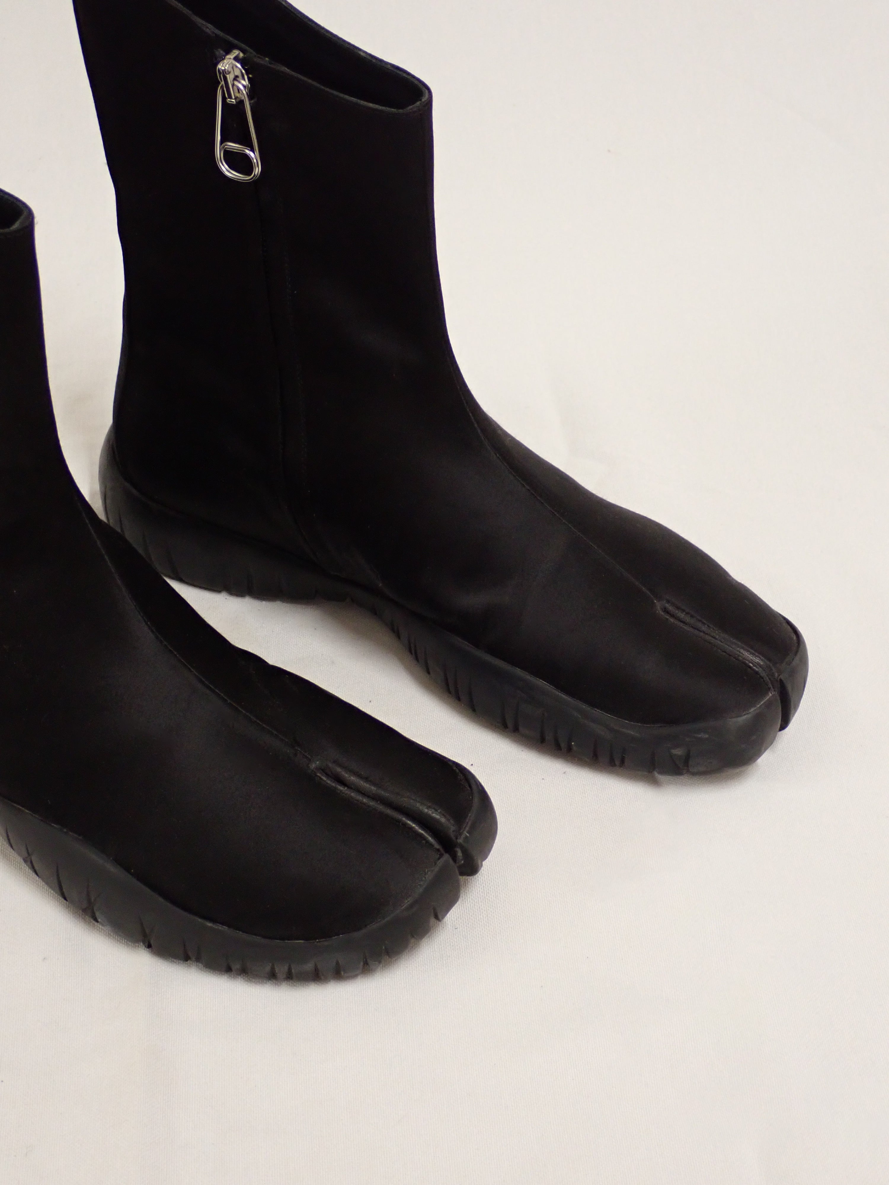 Mm6 tabi boots