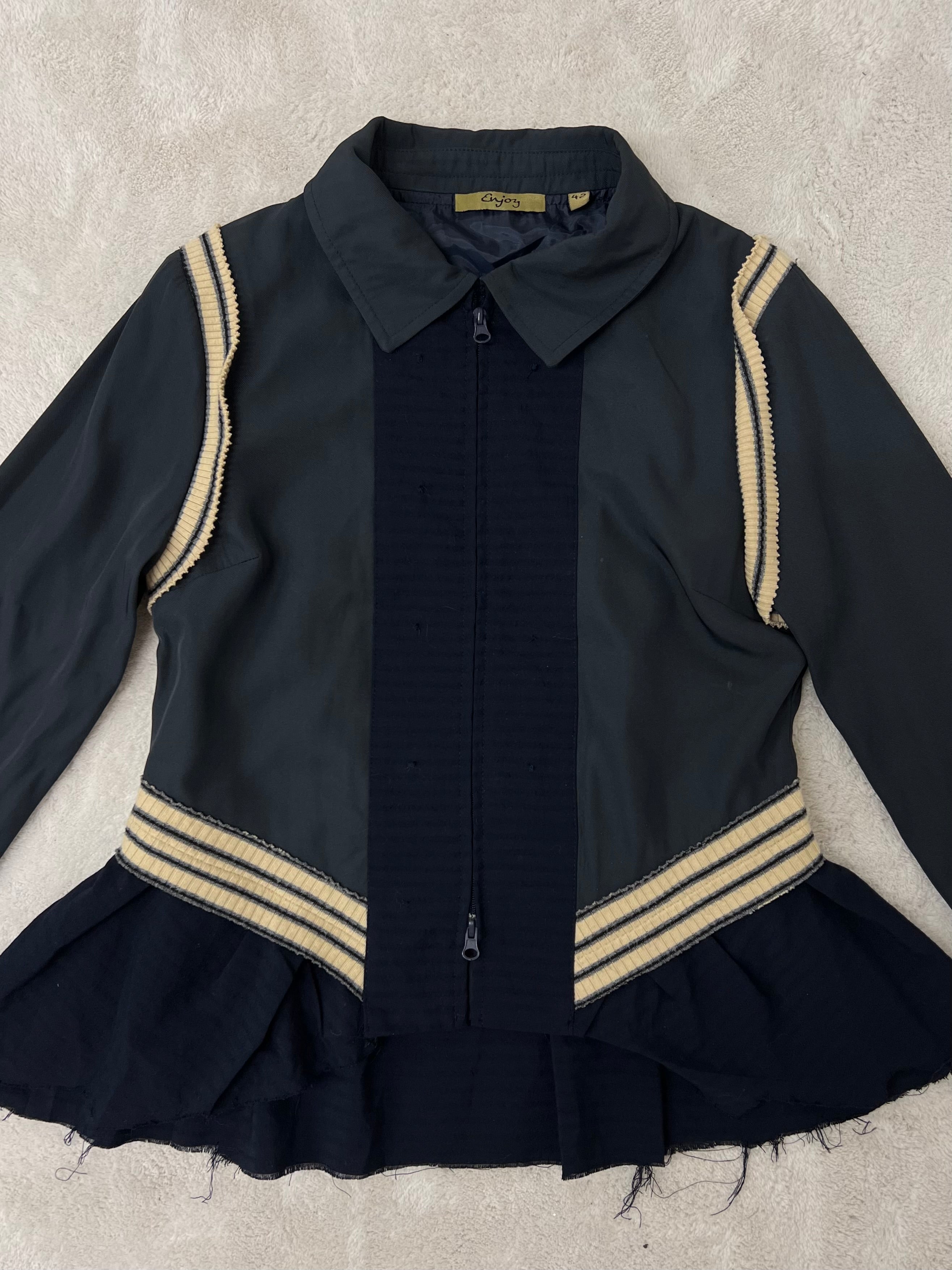 Asymmetric jacket