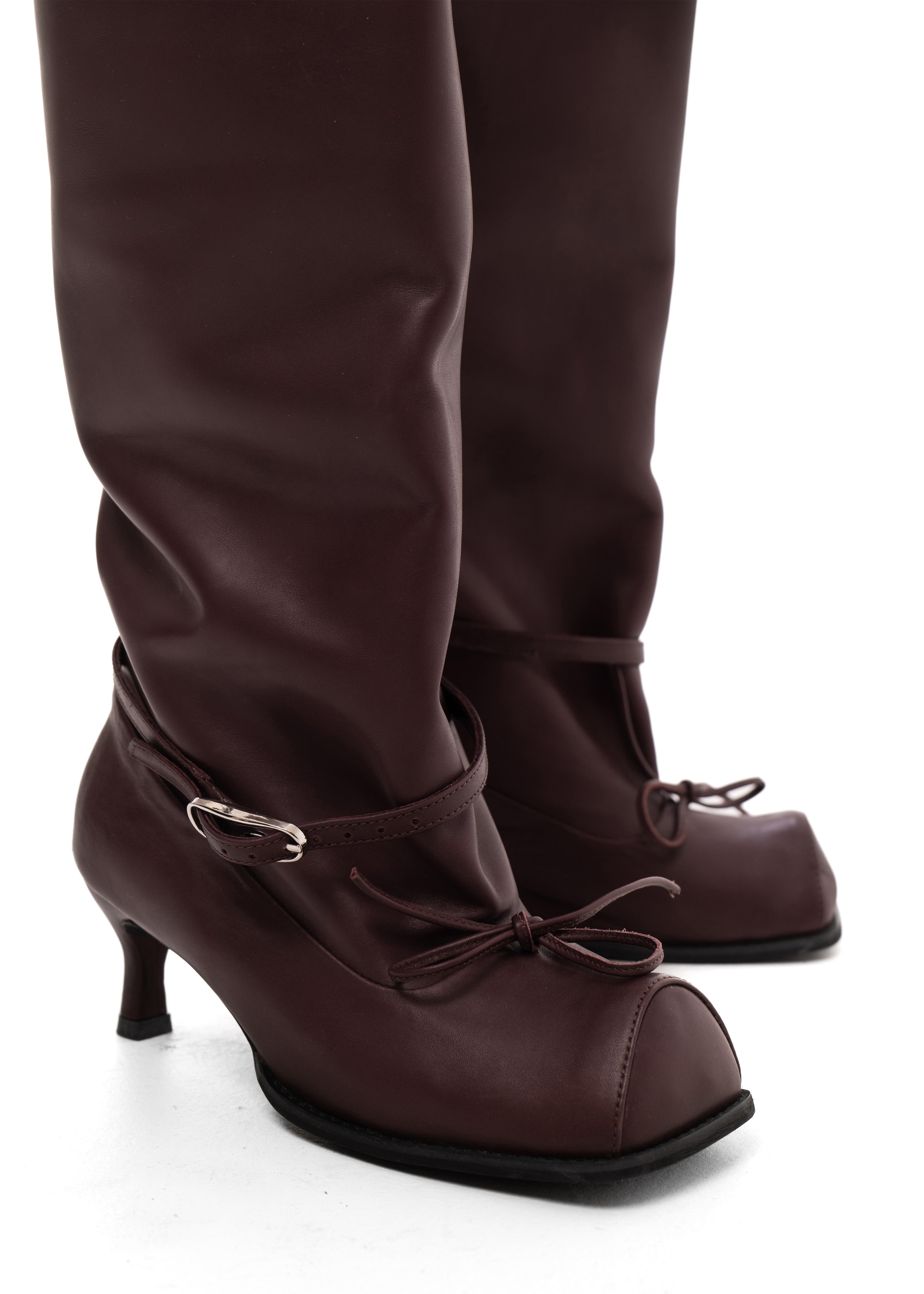 Hofa knee high buckle boots bordeaux