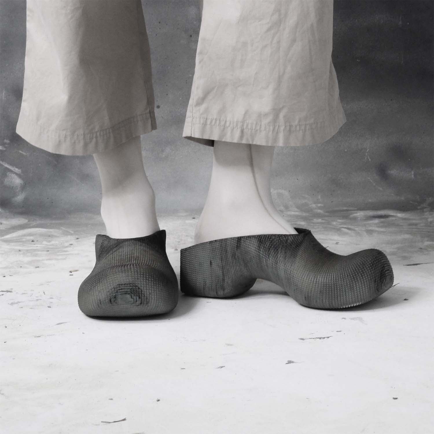 Heeled clogs - light