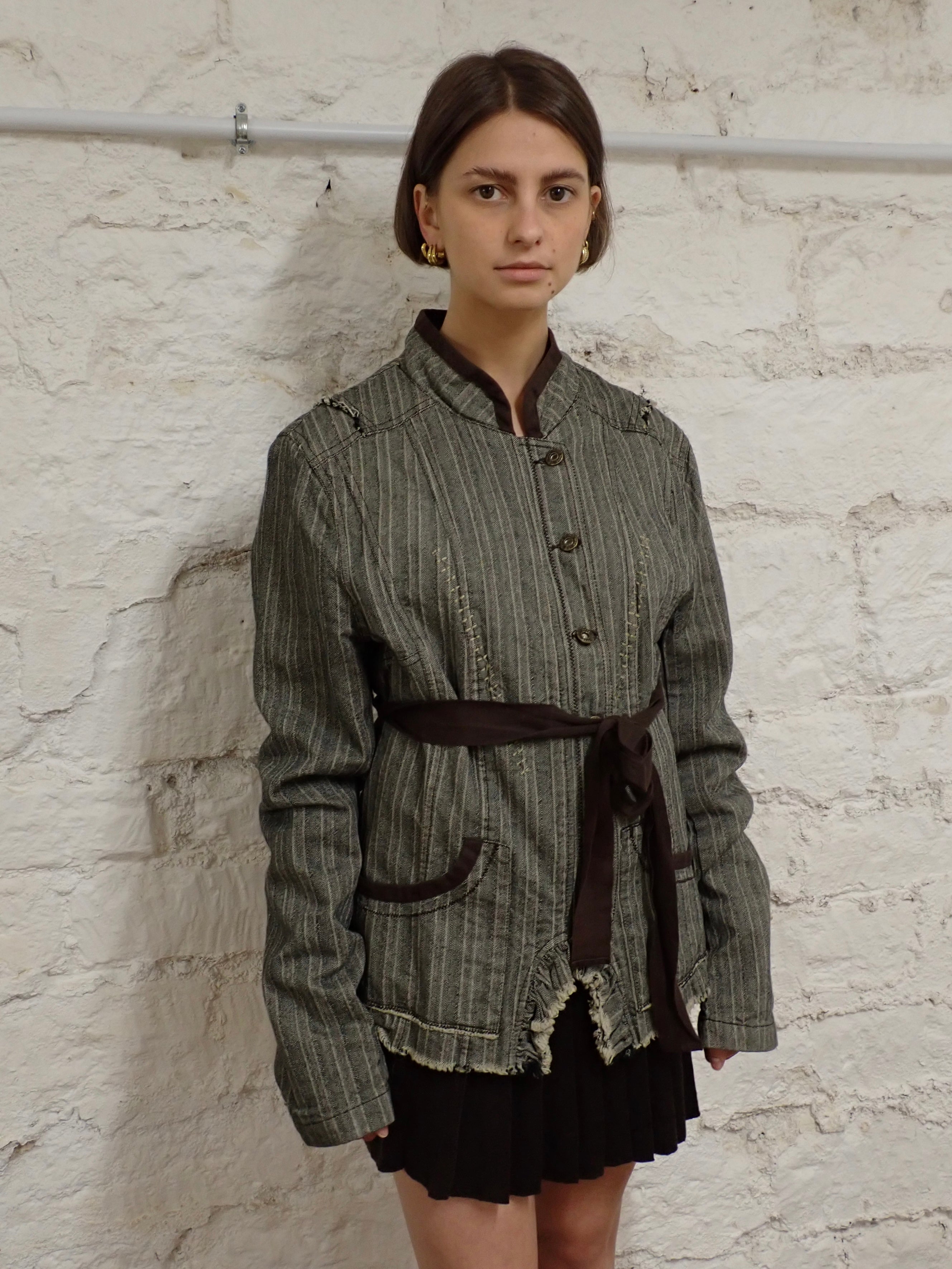 Asymmetric jacket