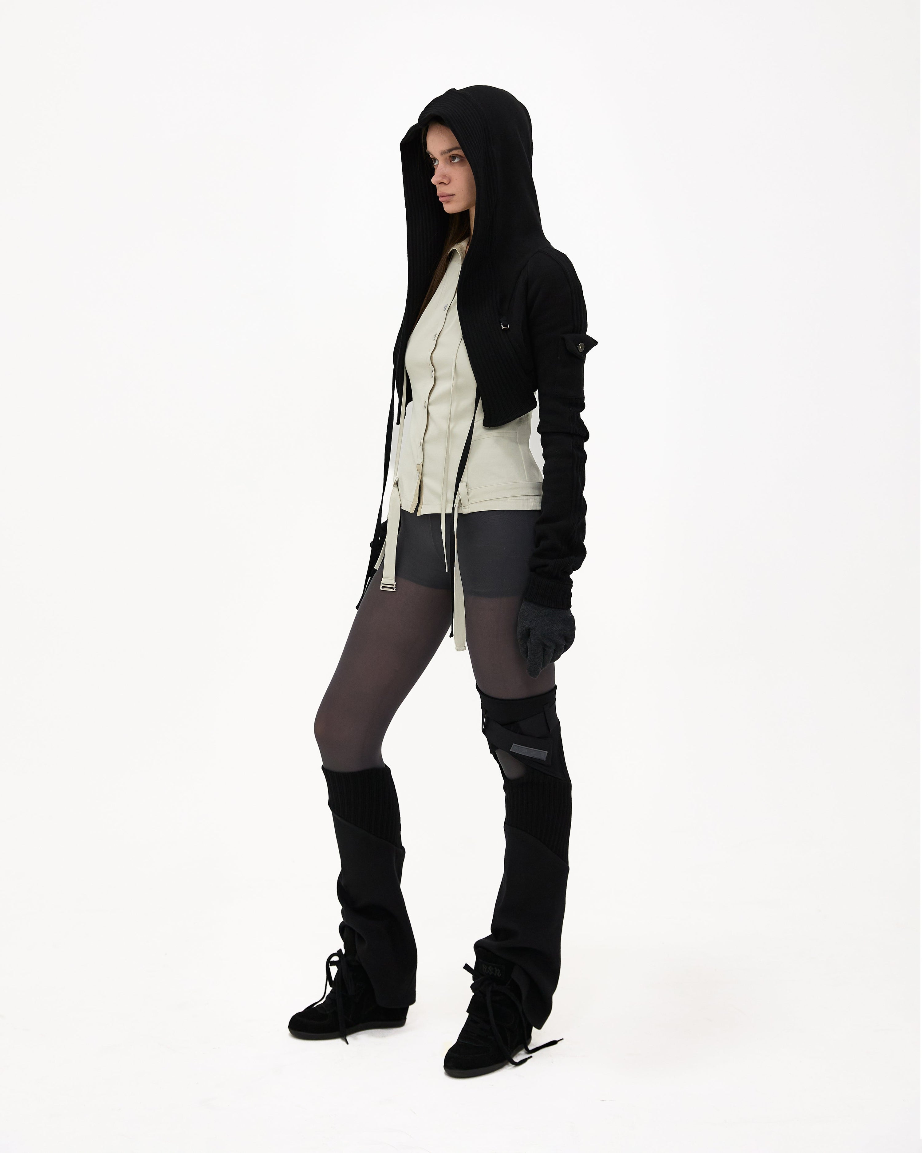 Asymmetric leg warmer