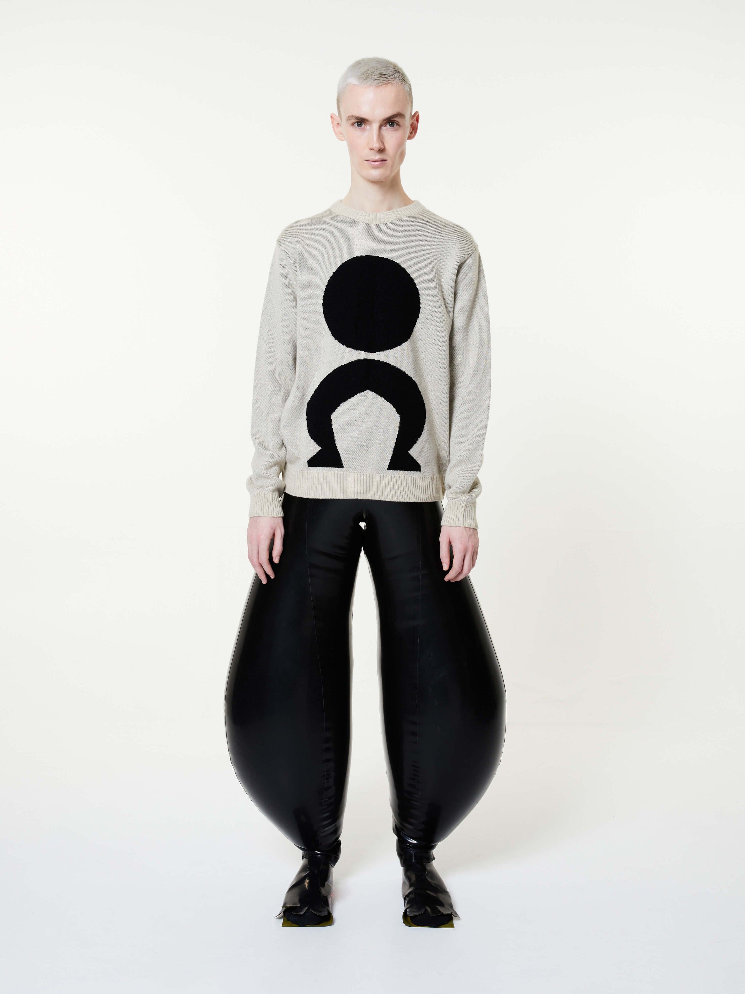 Essential jumper - white