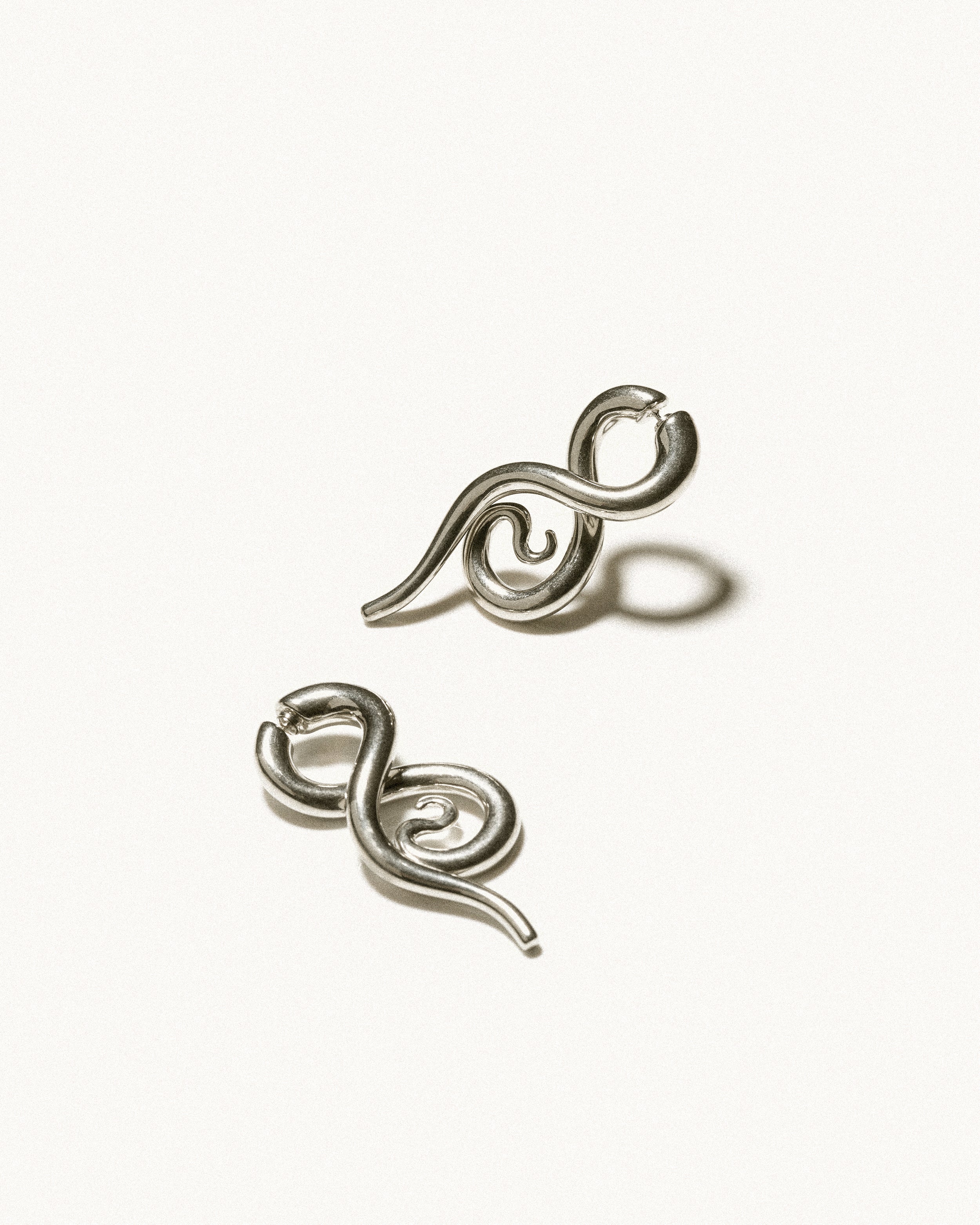Boa earrings medium