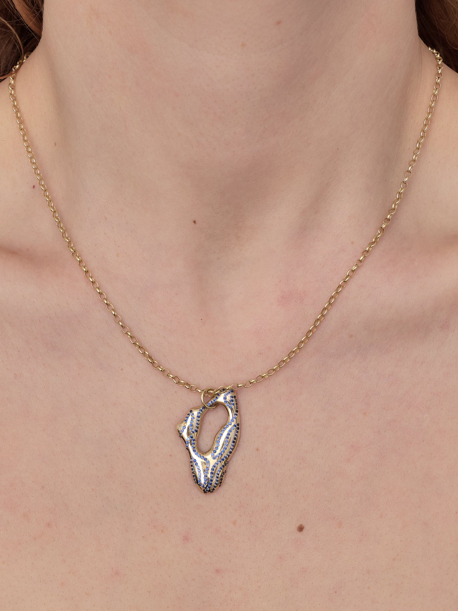 Pavé island pendant necklace