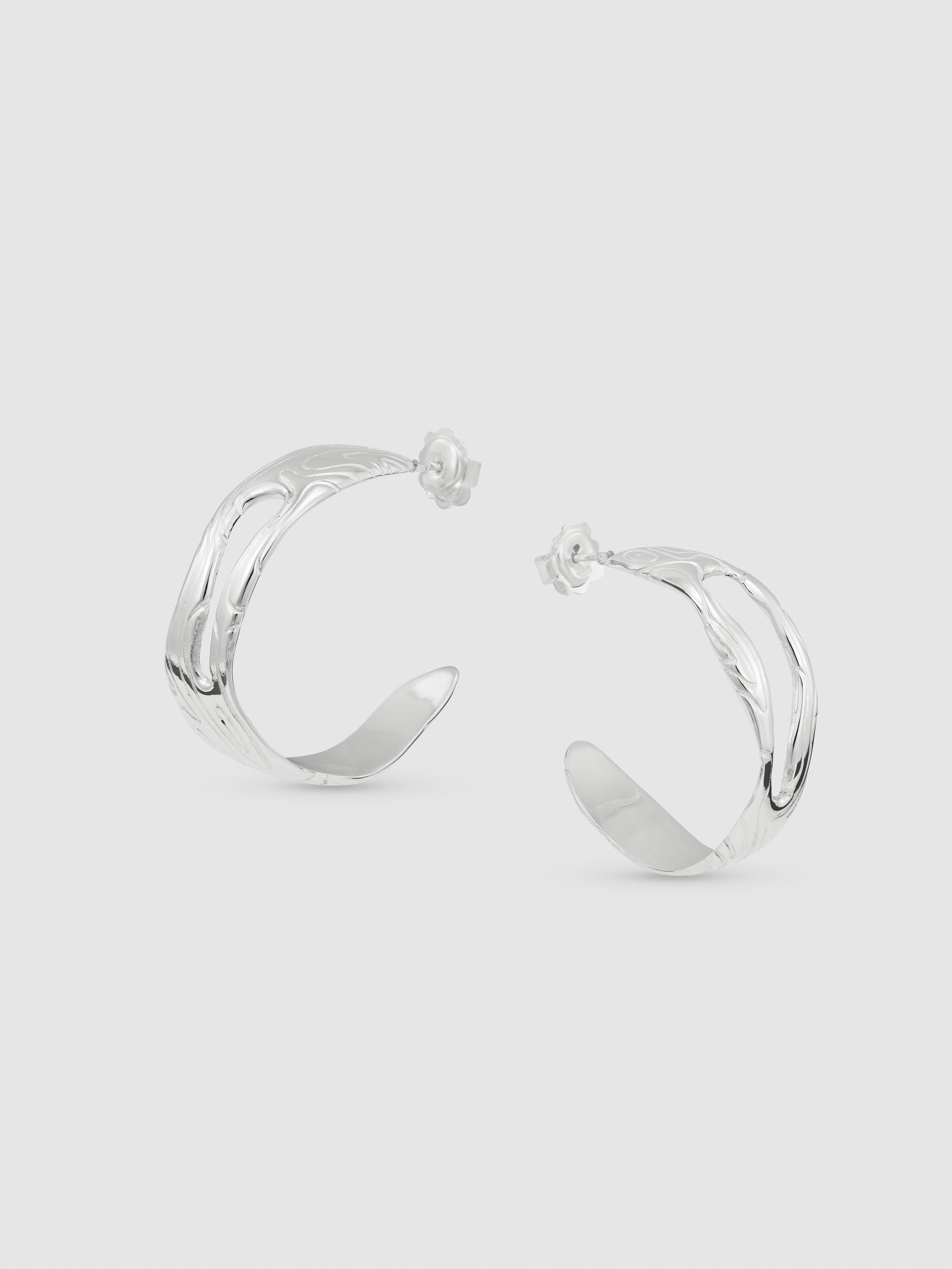 Globe hoops